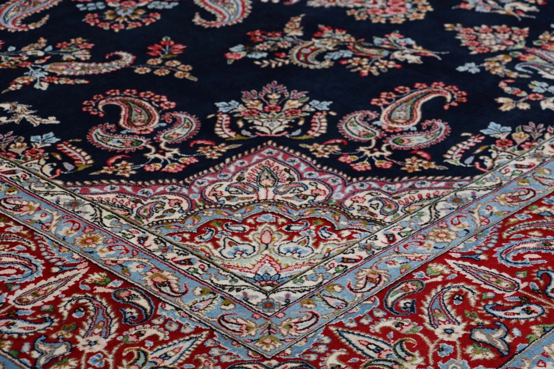 Kerman Persian Rug — hand-knotted, 275 × 360 cm, Wool