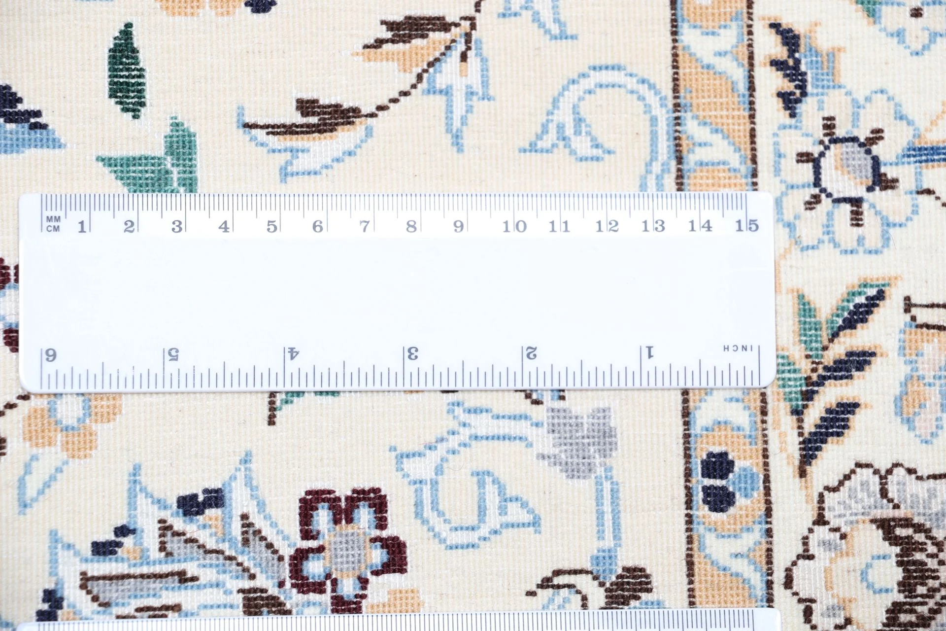 perserteppich-nain-210-x-263-cm-schurwolle-und-seide-handgeknupft-20 Nain Persian Rug 210 × 263 cm, Wool & Silk, hand-knotted