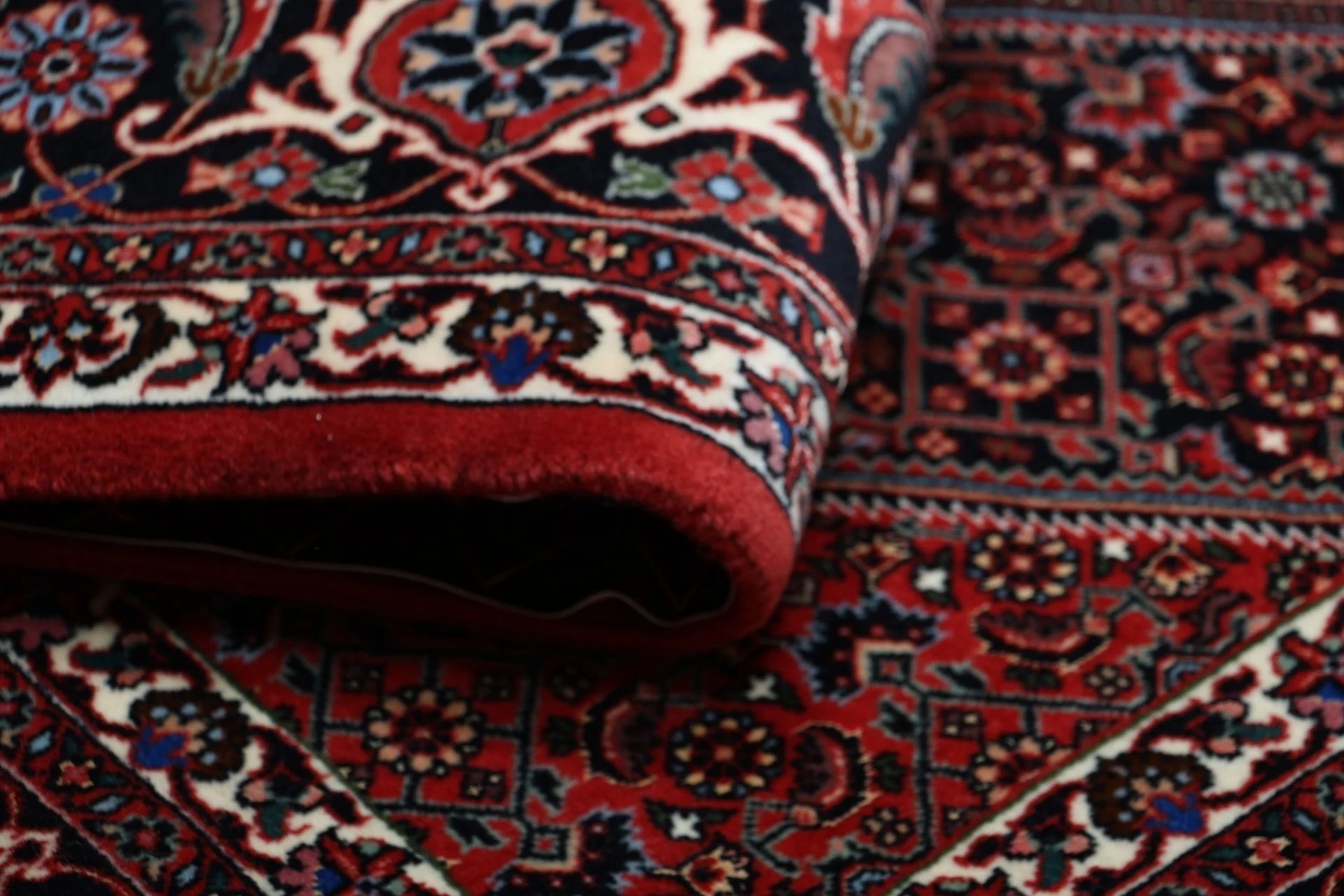 perserteppich-bidjar-206-x-212-cm-schurwolle-seide-handgeknupft-18 Bijar Persian Rug — hand-knotted, 206 × 212 cm, Wool & Silk