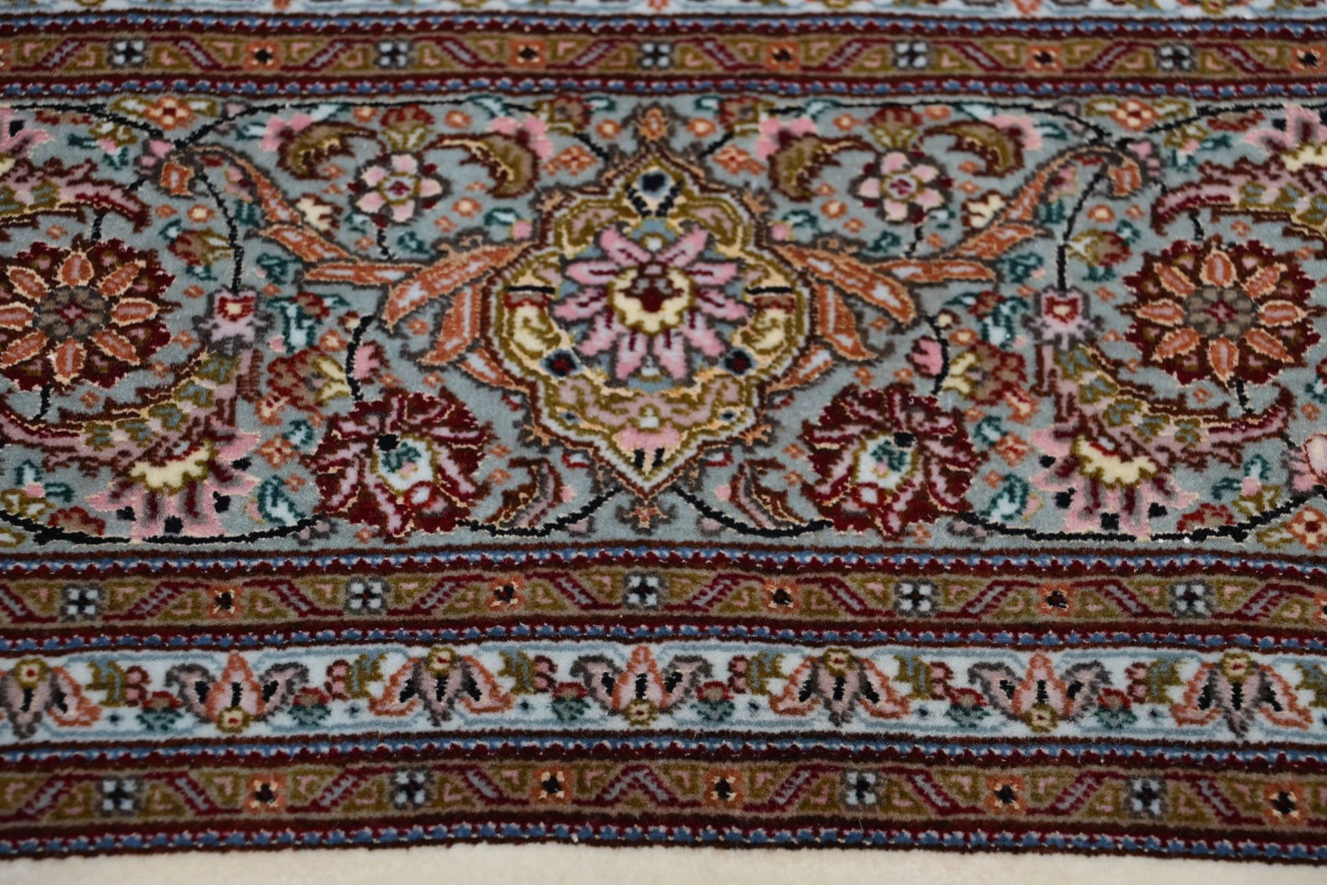 perserteppich-tabriz-203-x-210-cm-schurwolle-seide-handgeknupft-26 Tabriz Persian Rug — hand-knotted, 203 × 210 cm, Wool & Silk