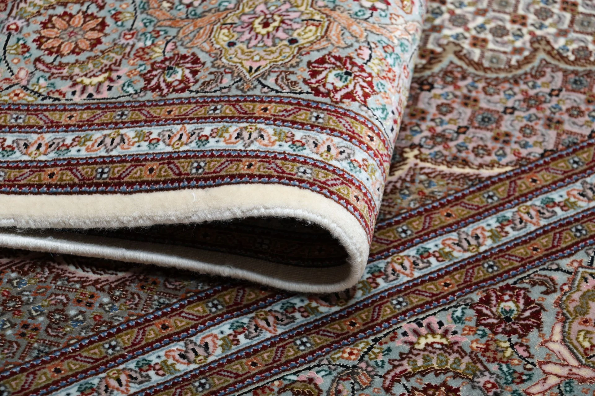 perserteppich-tabriz-203-x-210-cm-schurwolle-seide-handgeknupft-29 Tabriz Persian Rug — hand-knotted, 203 × 210 cm, Wool & Silk