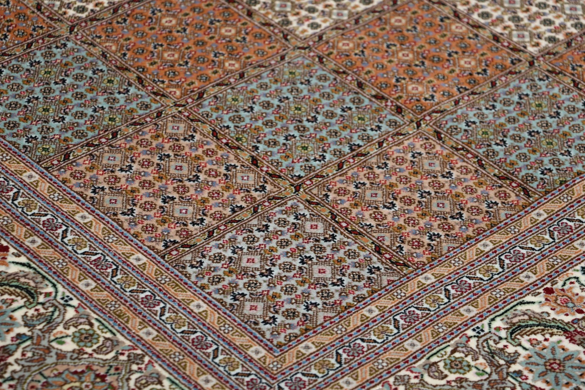 Tabriz Persian Rug 205 × 250 cm, Wool & Silk, hand-knotted