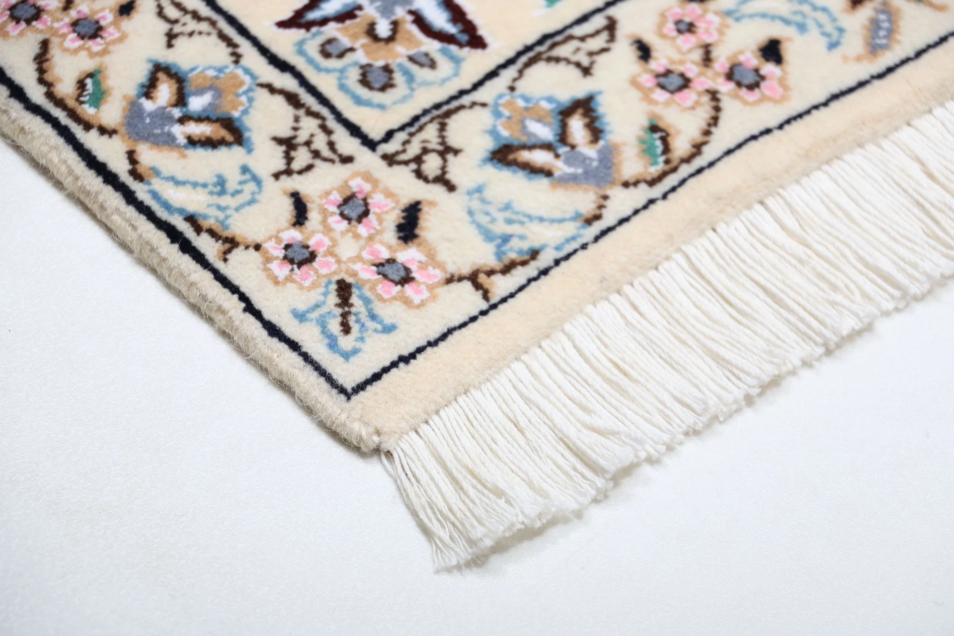 perserteppich-nain-200-x-210-cm-schurwolle-und-seide-handgeknupft-32 Nain Persian Rug 200 × 210 cm, Wool & Silk, hand-knotted
