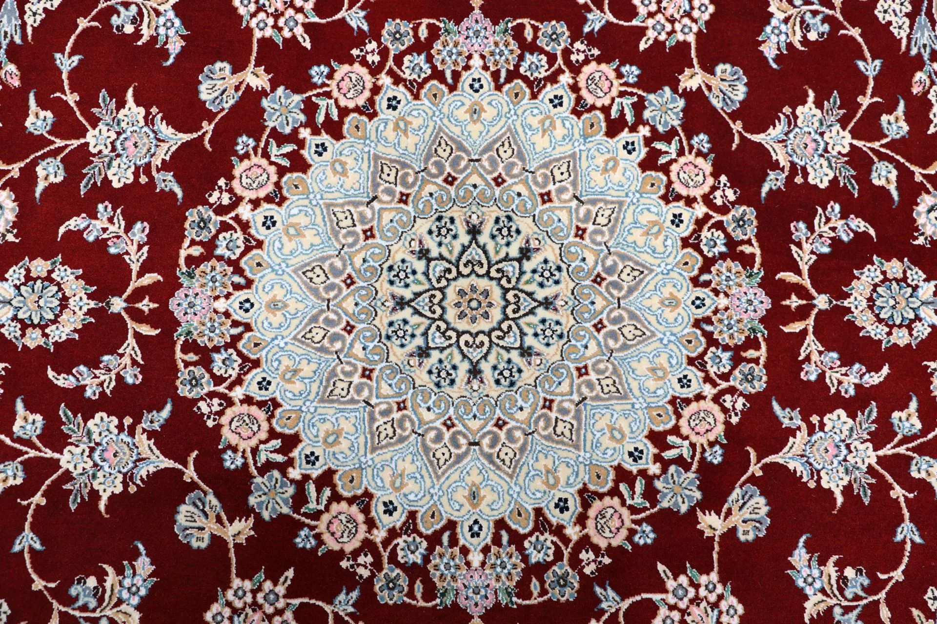 perserteppich-nain-200-x-210-cm-schurwolle-und-seide-handgeknupft-38 Nain Persian Rug 200 × 210 cm, Wool & Silk, hand-knotted
