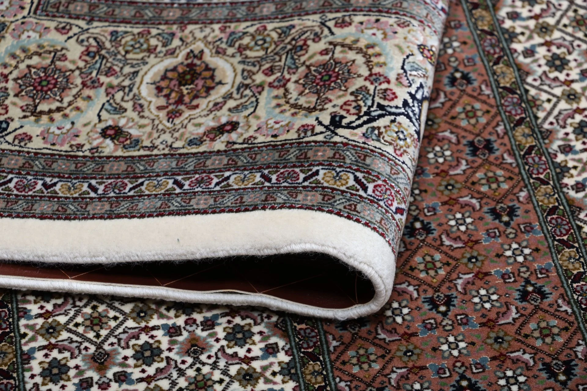 perserteppich-tabriz-202-x-265-cm-schurwolle-seide-handgeknupft-19 Tabriz Persian Rug 202 × 265 cm, Wool & Silk, hand-knotted