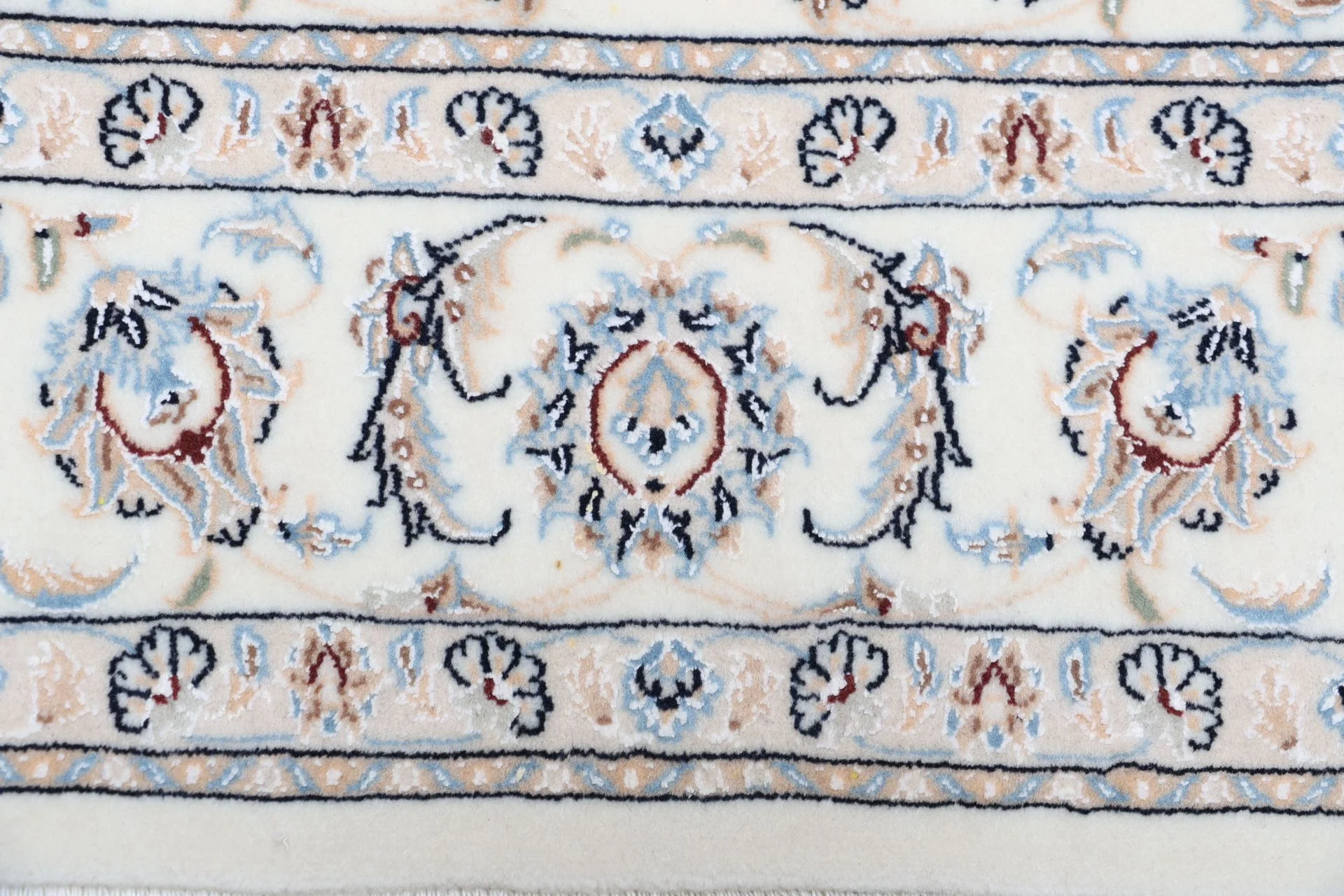 Nain Persian Rug 170 × 245 cm, Wool & Silk, hand-knotted