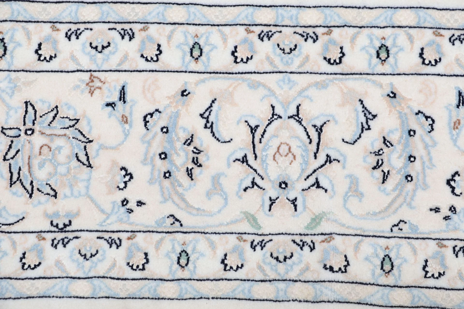 perserteppich-nain-200-x-295-cm-schurwolle-seide-handgeknupft-7 Nain Persian Rug 200 × 295 cm, Wool & Silk, hand-knotted