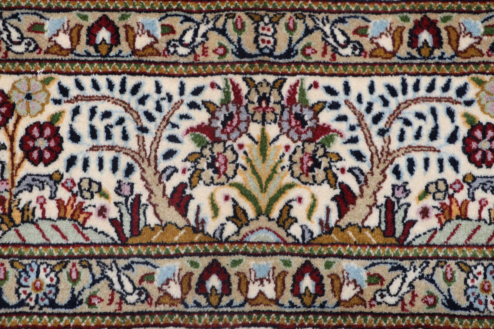 Hand-Knotted Wool Moud Persian Rug, 197 × 306 cm