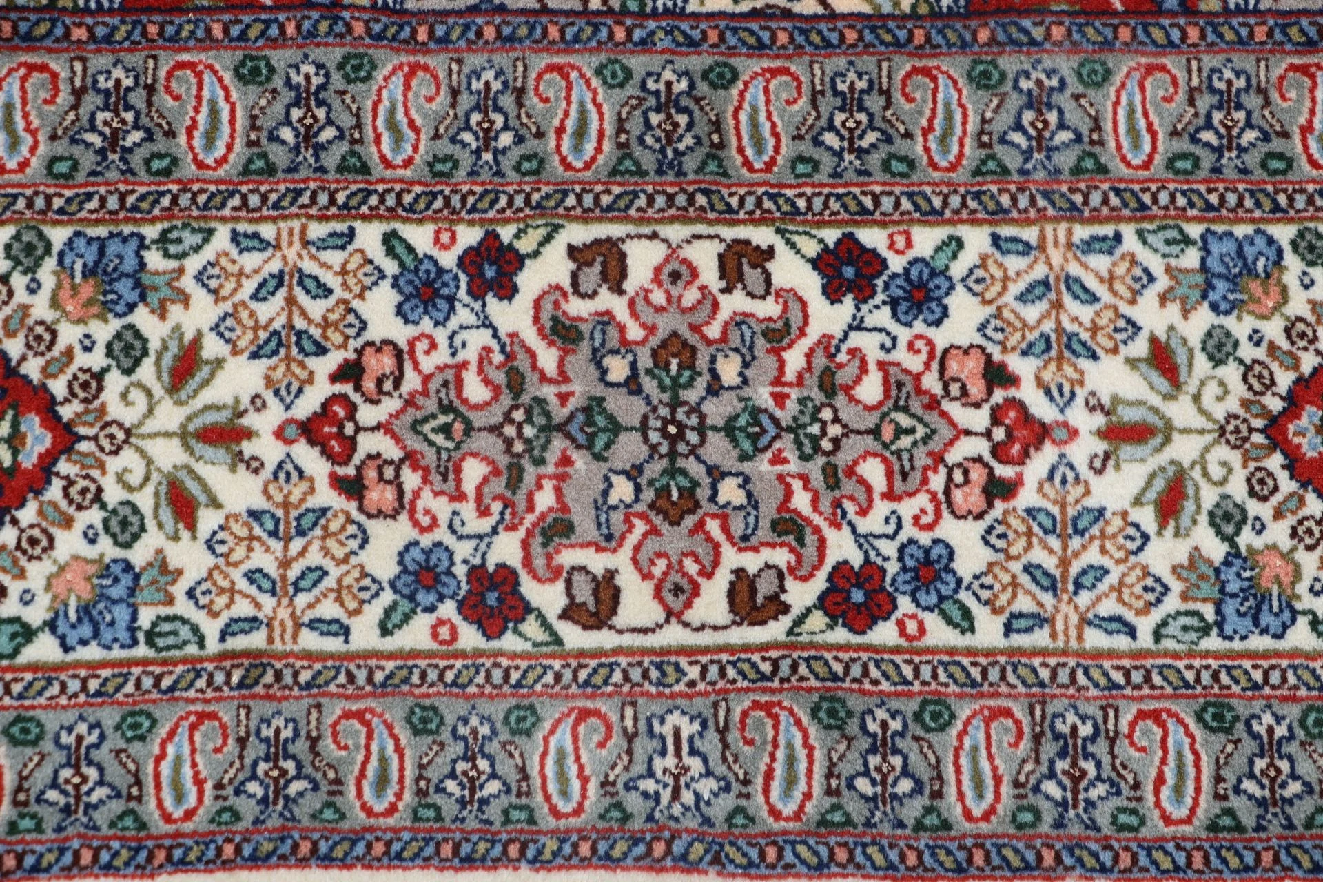 perserteppich-moud-202-x-295-cm-schurwolle-und-seide-handgeknupft-29 Moud Persian Rug 202 × 295 cm, Wool & Silk, hand-knotted