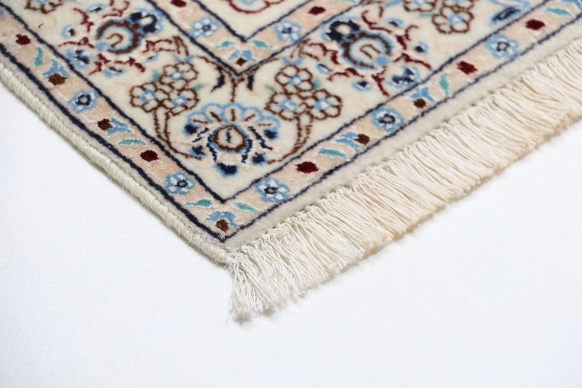 perserteppich-nain-203-x-255-cm-schurwolle-und-seide-handgeknupft-35 Hand-Knotted Wool & Silk Nain Persian Rug, 203 × 255 cm