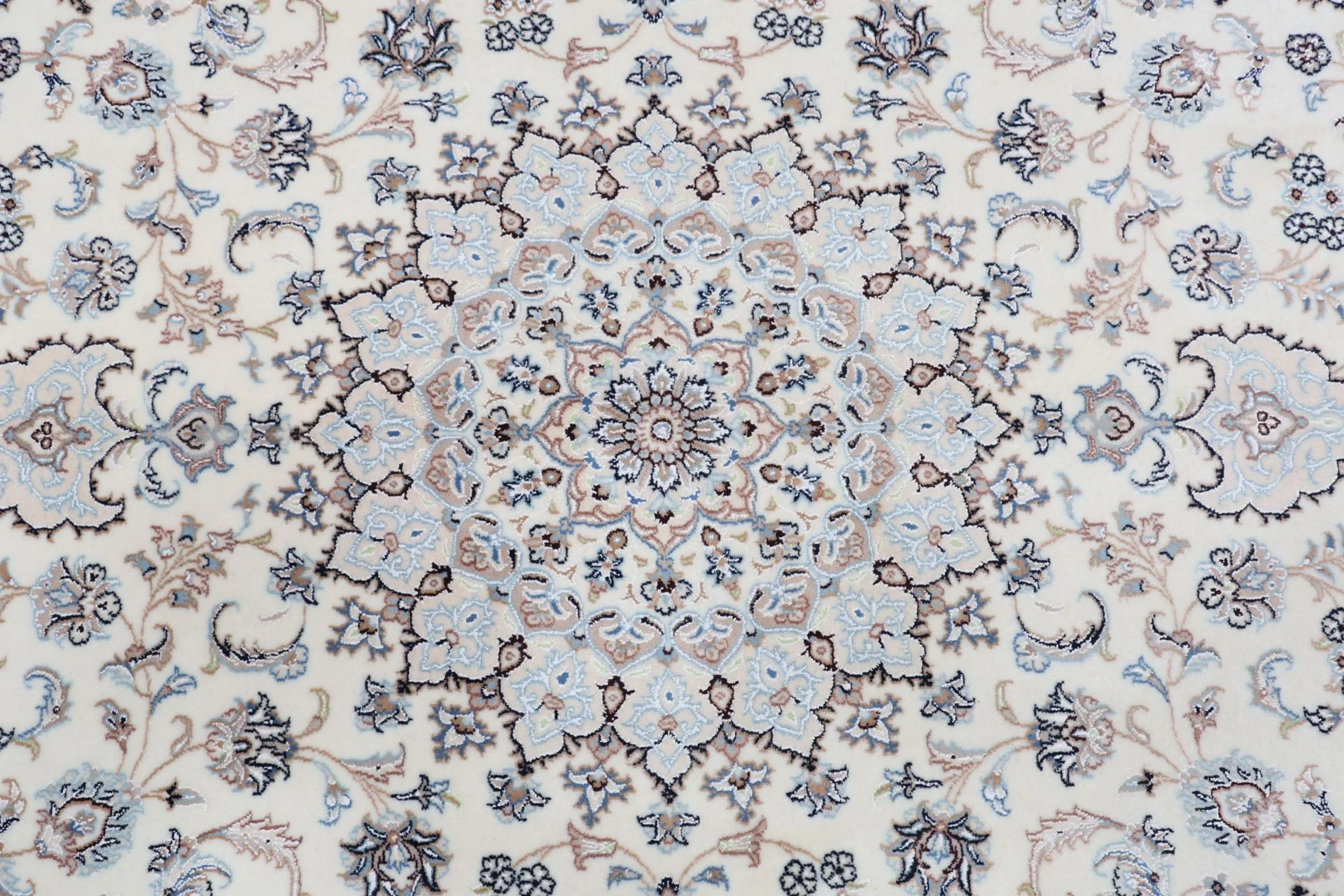 perserteppich-nain-174-x-247-cm-schurwolle-seide-handgeknupft-32 Nain Persian Rug 174 × 247 cm, Wool & Silk, hand-knotted