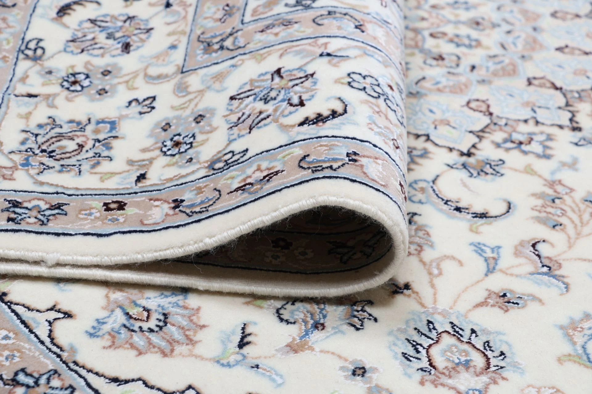 perserteppich-nain-174-x-247-cm-schurwolle-seide-handgeknupft-33 Nain Persian Rug 174 × 247 cm, Wool & Silk, hand-knotted