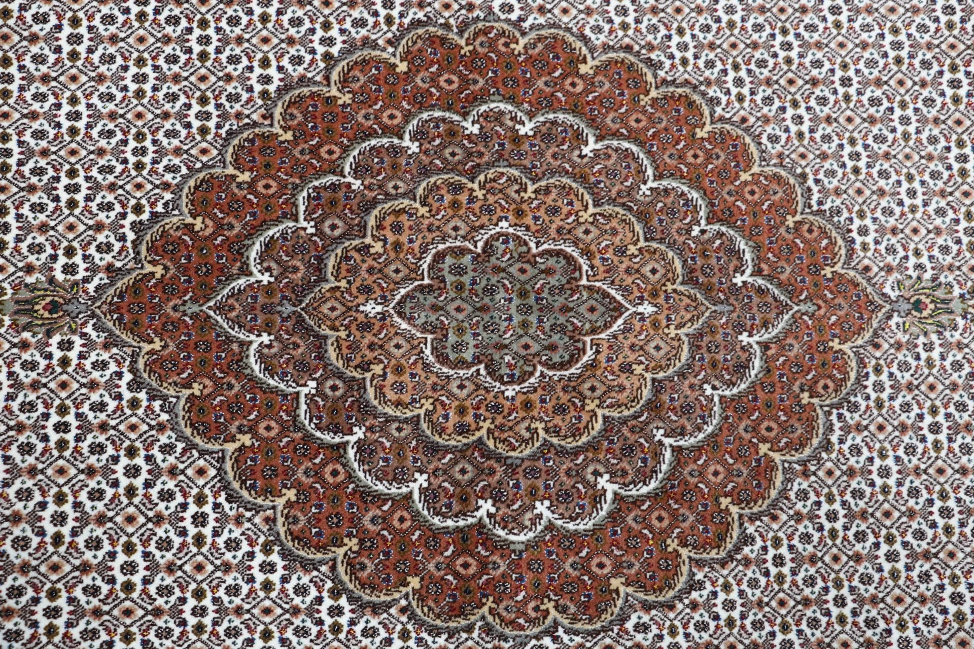 Tabriz Persian Rug 172 × 250 cm, Wool & Silk, hand-knotted