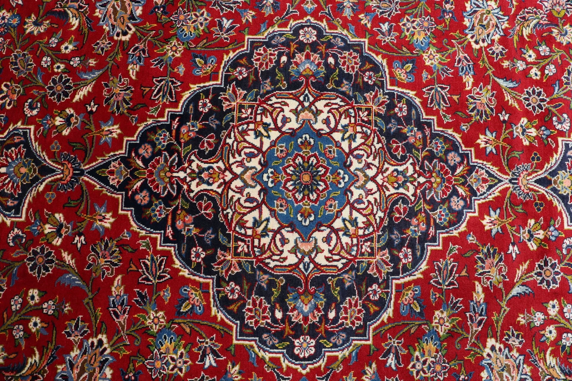 Kashan Persian Rug 260 × 380 cm, Wool, hand-knotted