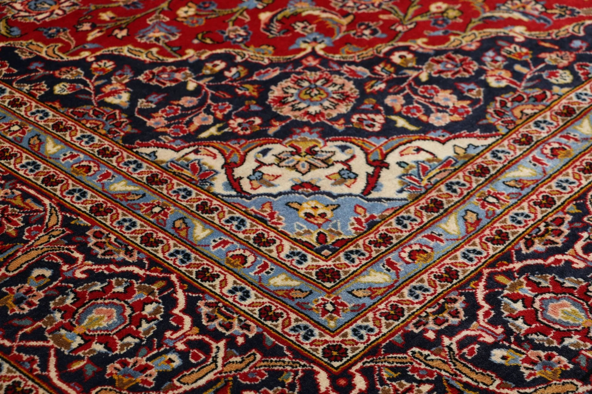Kashan Persian Rug 253 × 385 cm, Wool, hand-knotted