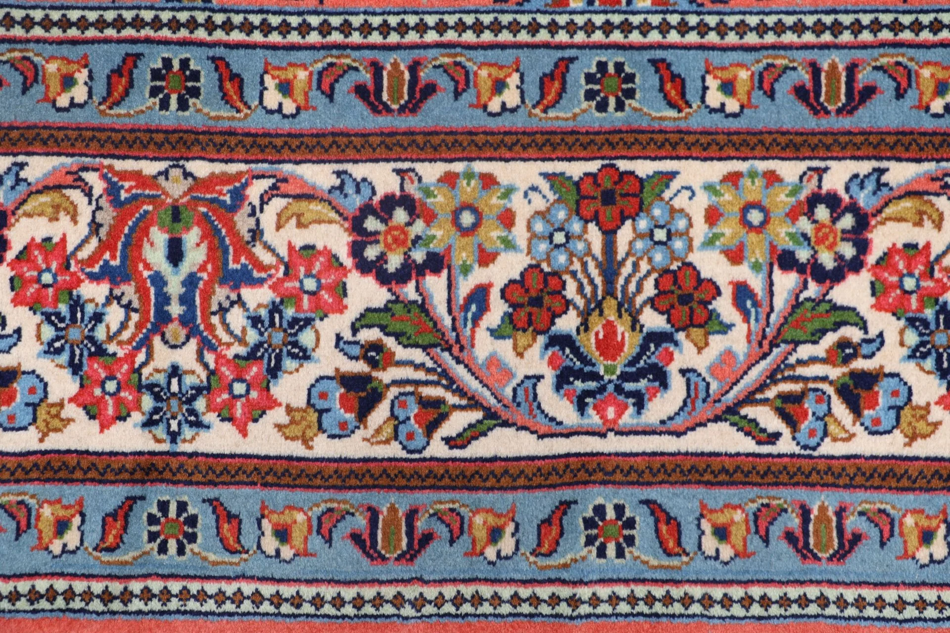 Sarouk Persian Rug — hand-knotted, 247 × 350 cm, Wool