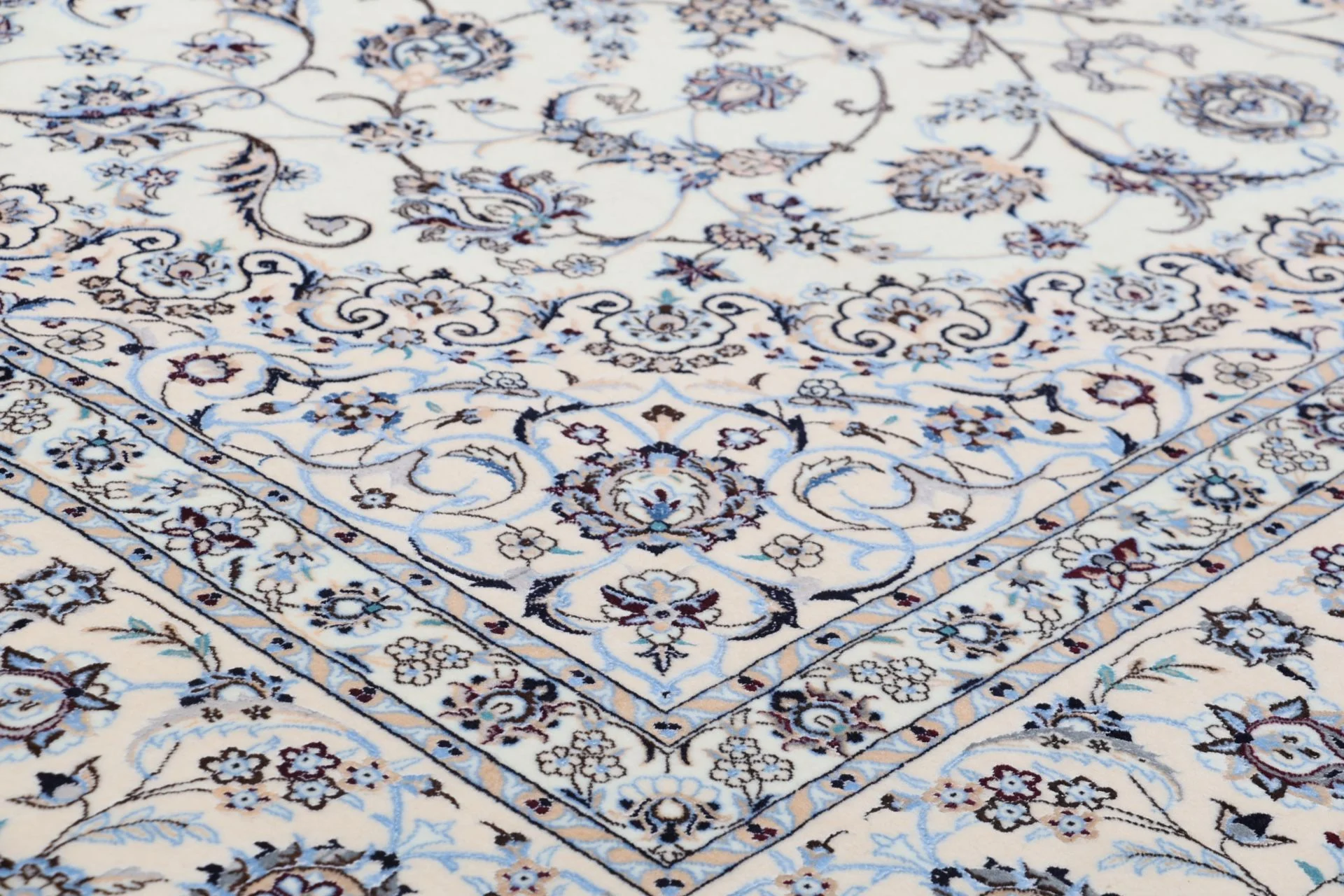 Nain Persian Rug — hand-knotted, 255 × 357 cm, Wool & Silk