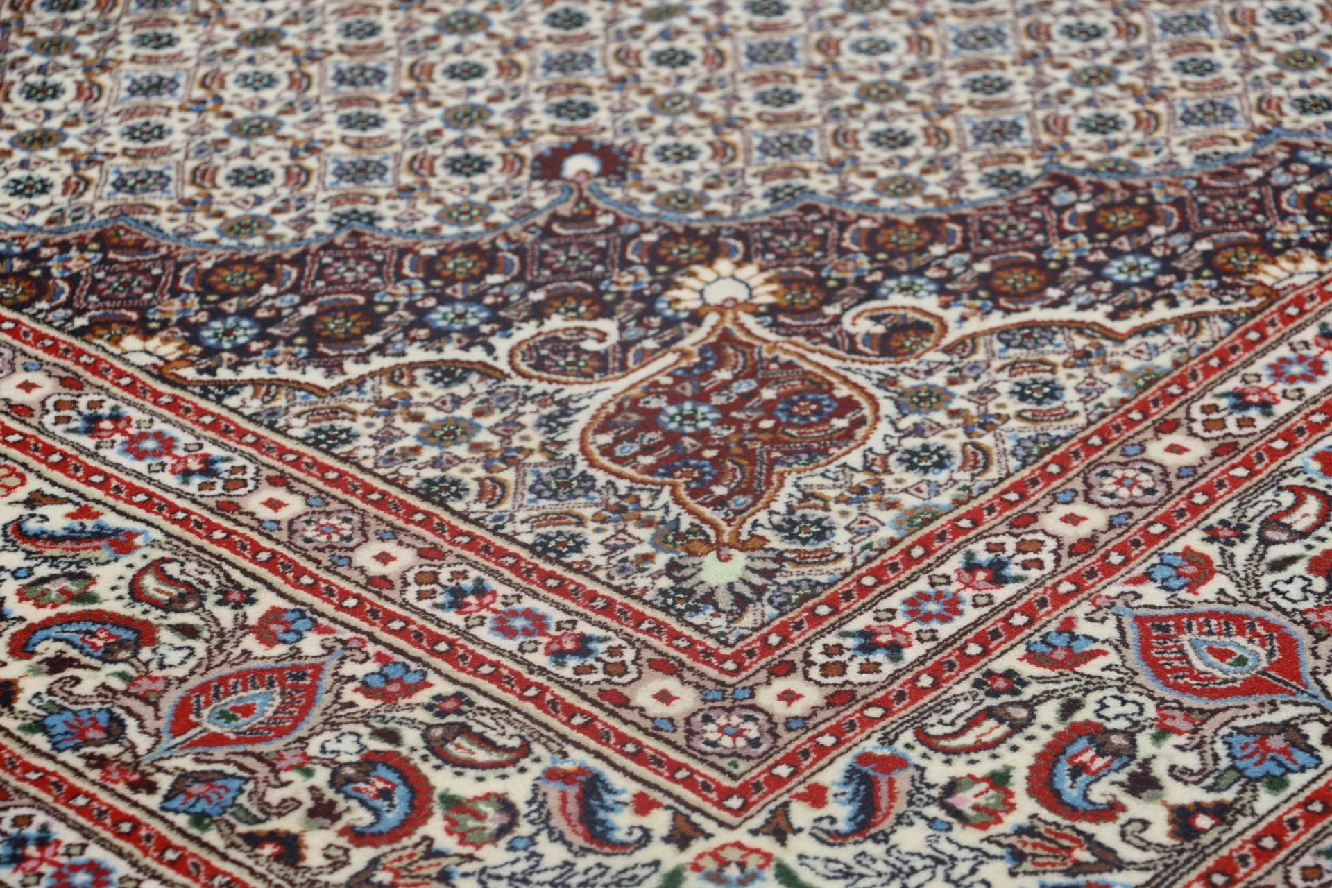 Moud Persian Rug — hand-knotted, 195 × 300 cm, Wool & Silk