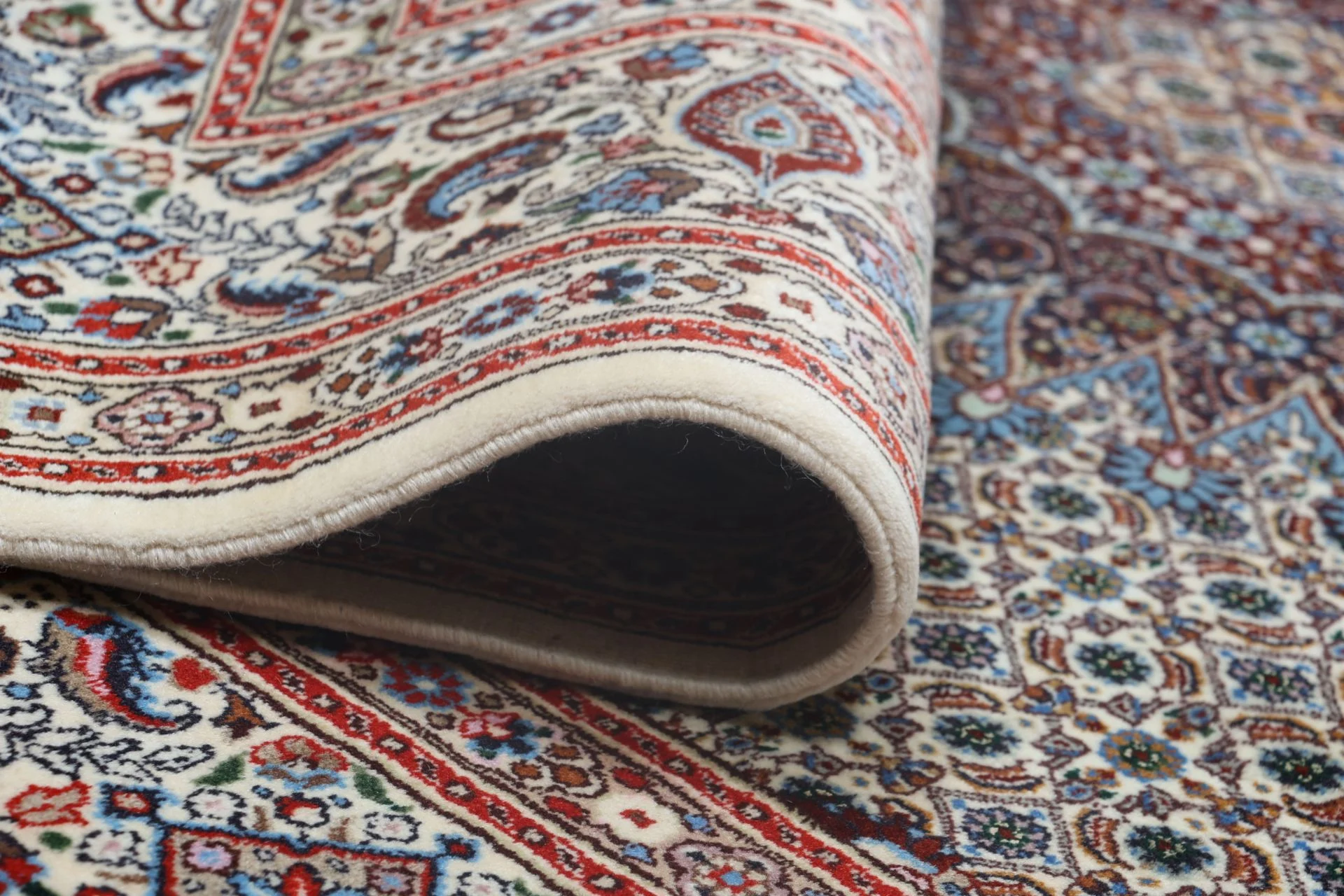 Moud Persian Rug — hand-knotted, 195 × 300 cm, Wool & Silk