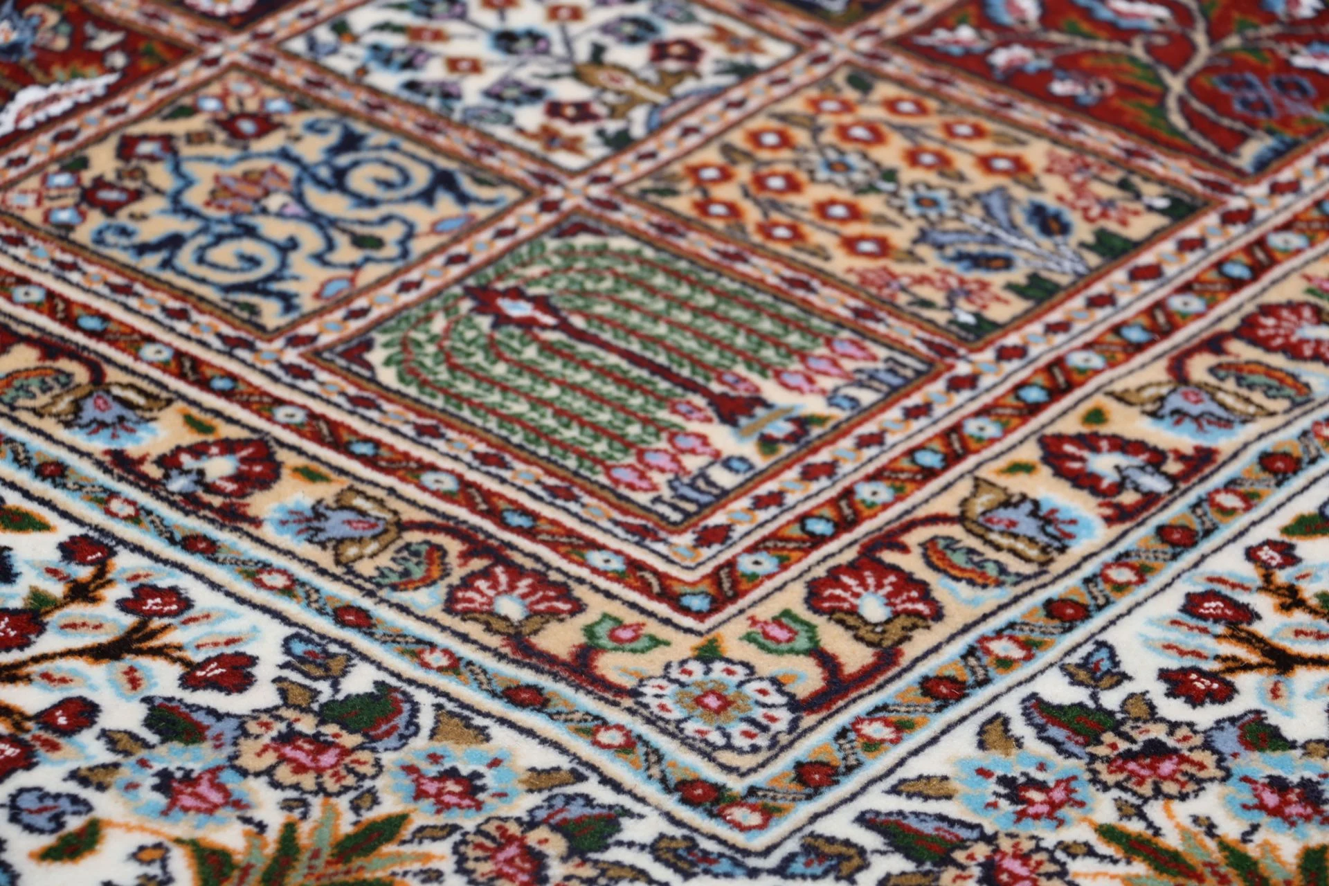 Moud Persian Rug 200 × 302 cm, Wool, hand-knotted