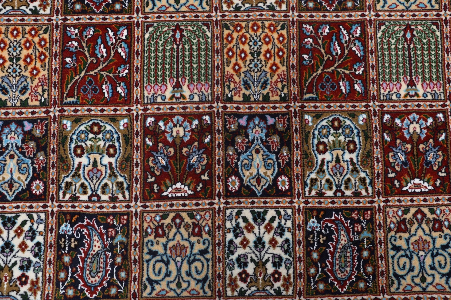 Moud Persian Rug 200 × 302 cm, Wool, hand-knotted