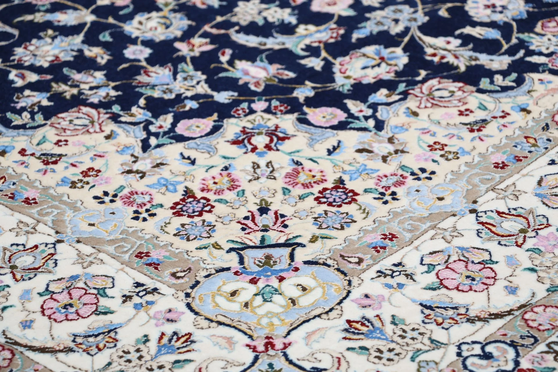 Nain Persian Rug — hand-knotted, 168 × 238 cm, Wool & Silk