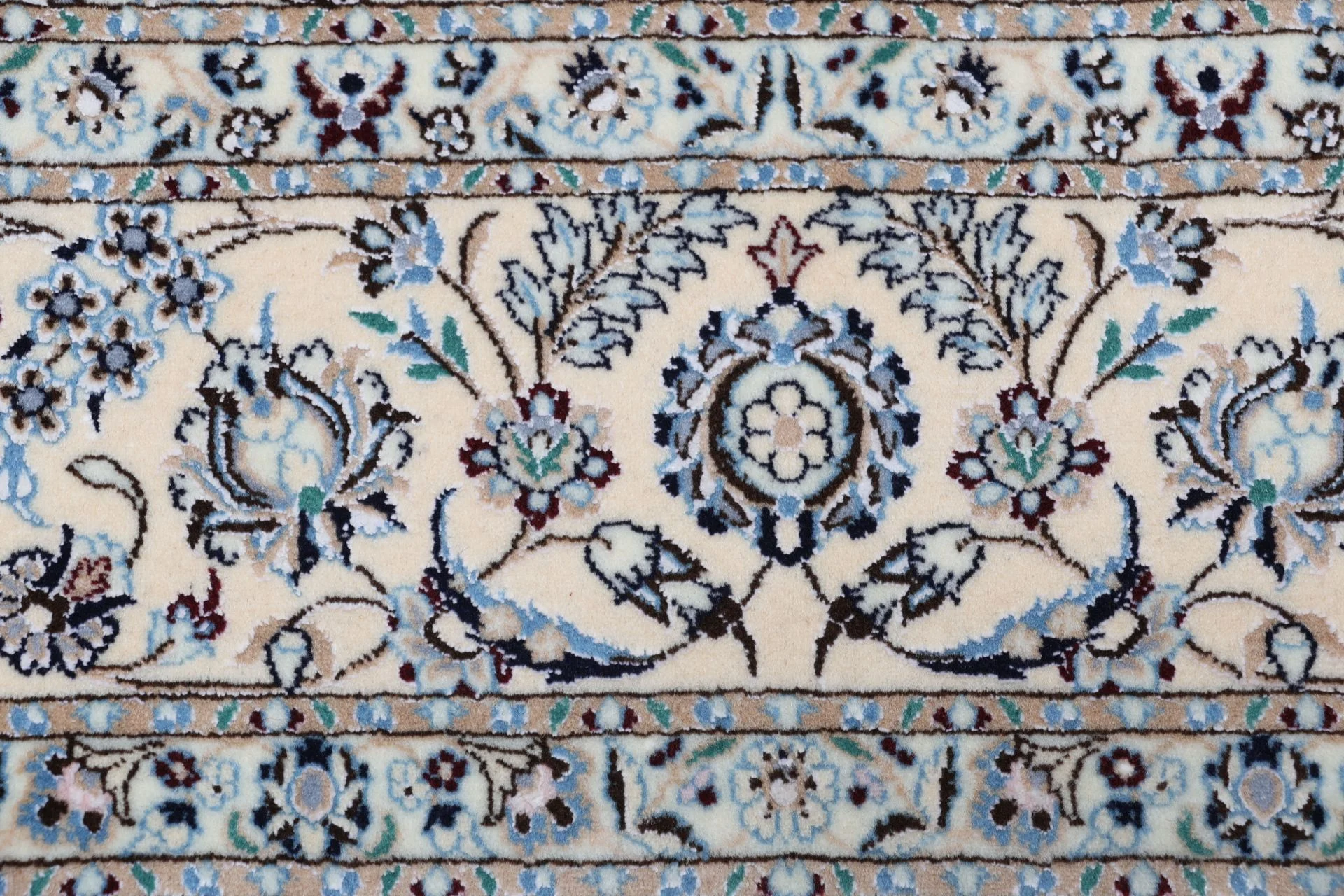 Nain Persian Rug — hand-knotted, 175 × 255 cm, Wool & Silk