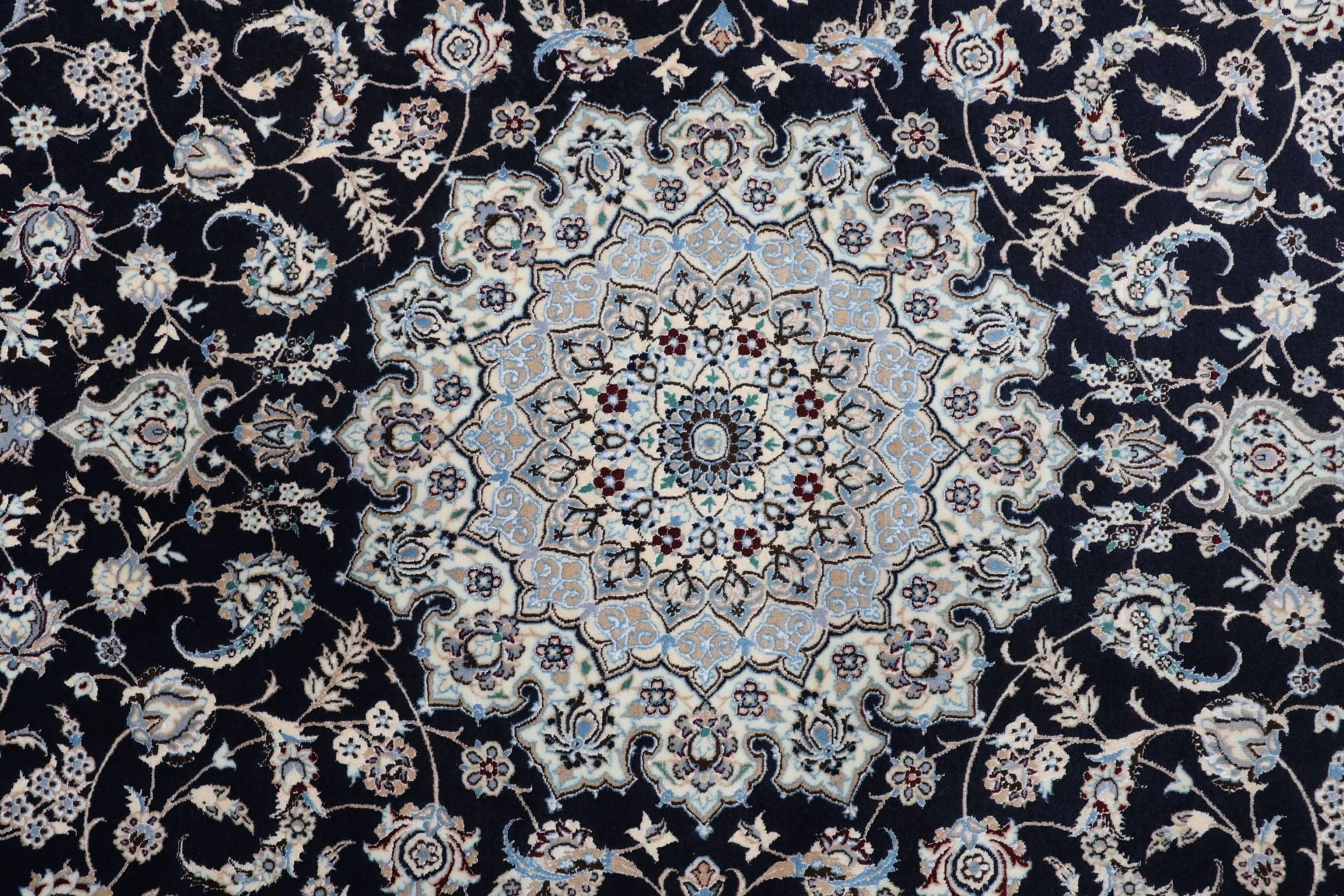 Nain Persian Rug — hand-knotted, 175 × 255 cm, Wool & Silk