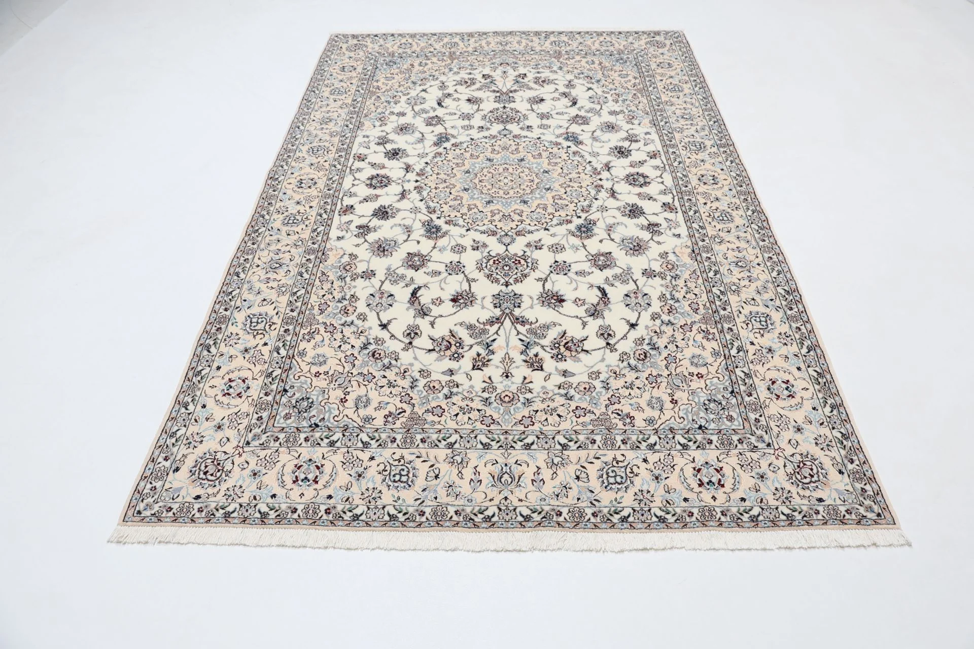 Nain Persian Rug — hand-knotted, 150 × 240 cm, Wool & Silk