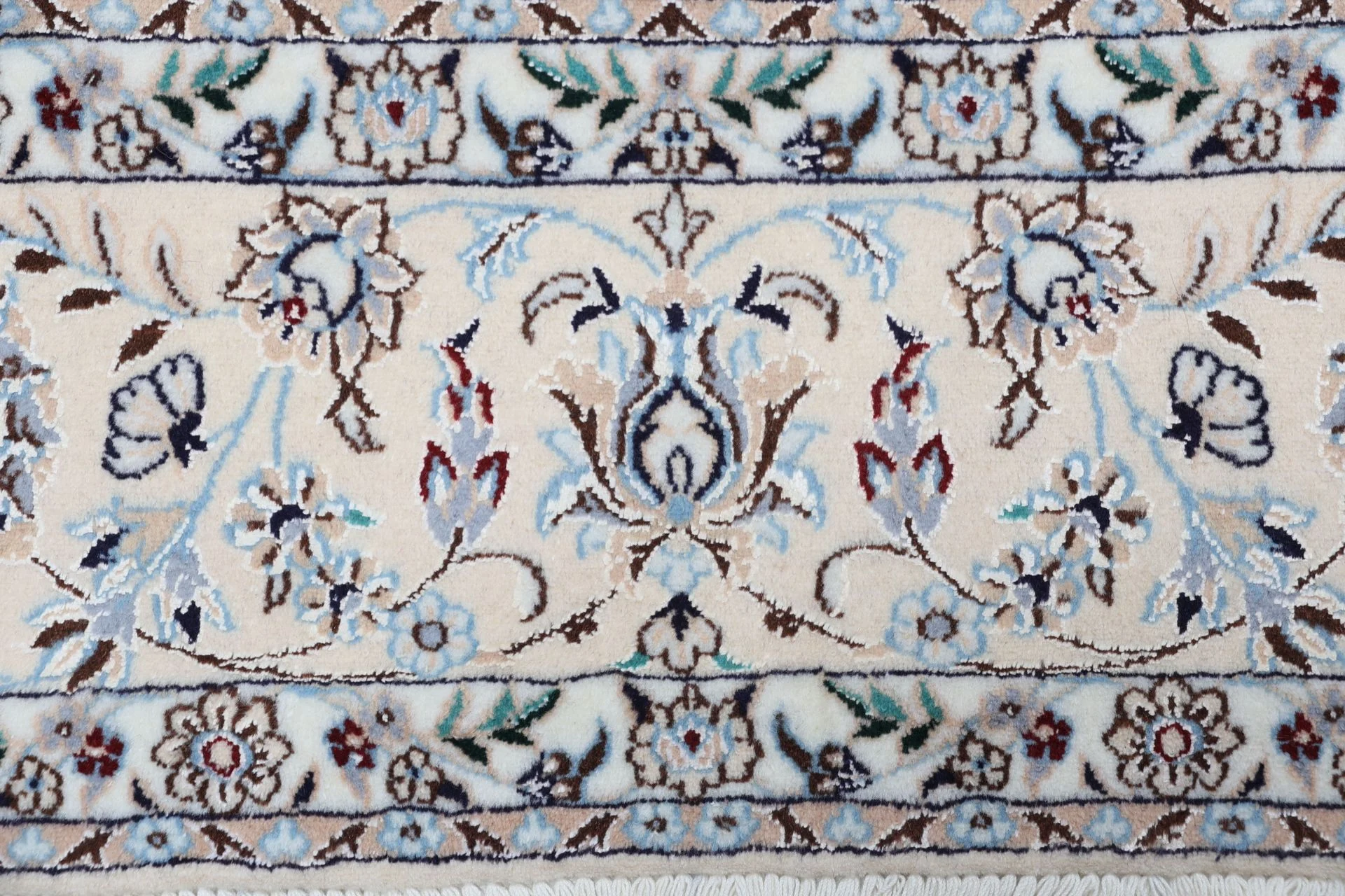 Nain Persian Rug — hand-knotted, 150 × 240 cm, Wool & Silk