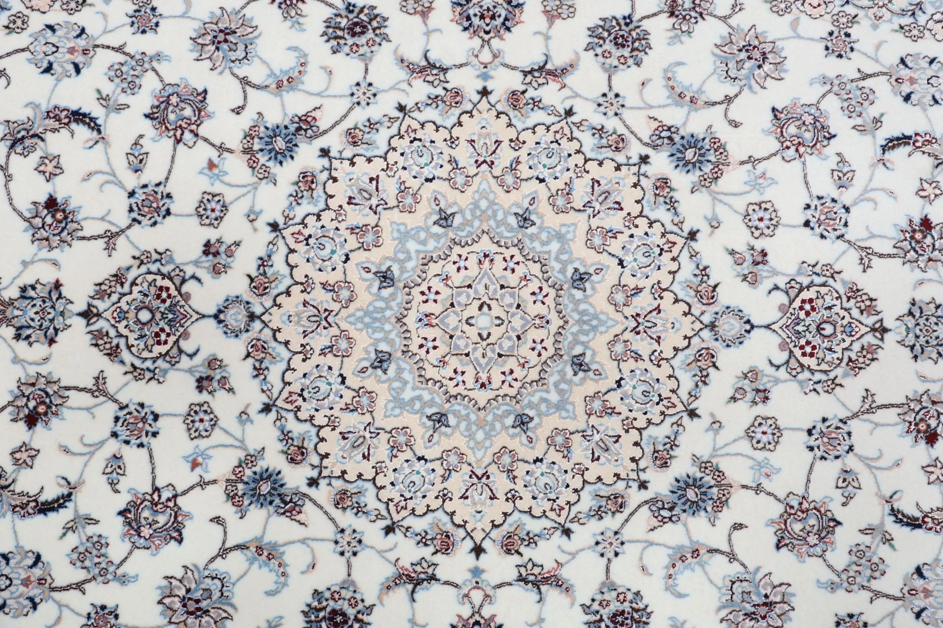 Nain Persian Rug — hand-knotted, 150 × 240 cm, Wool & Silk
