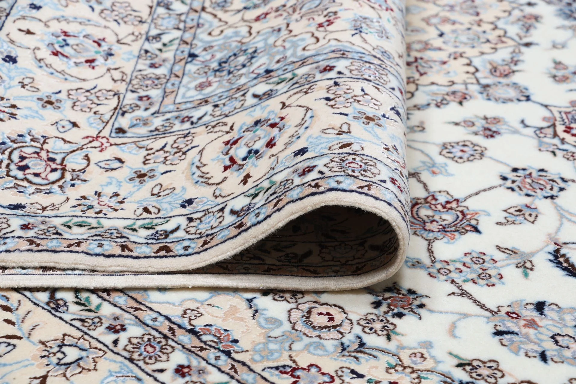 Nain Persian Rug — hand-knotted, 150 × 240 cm, Wool & Silk