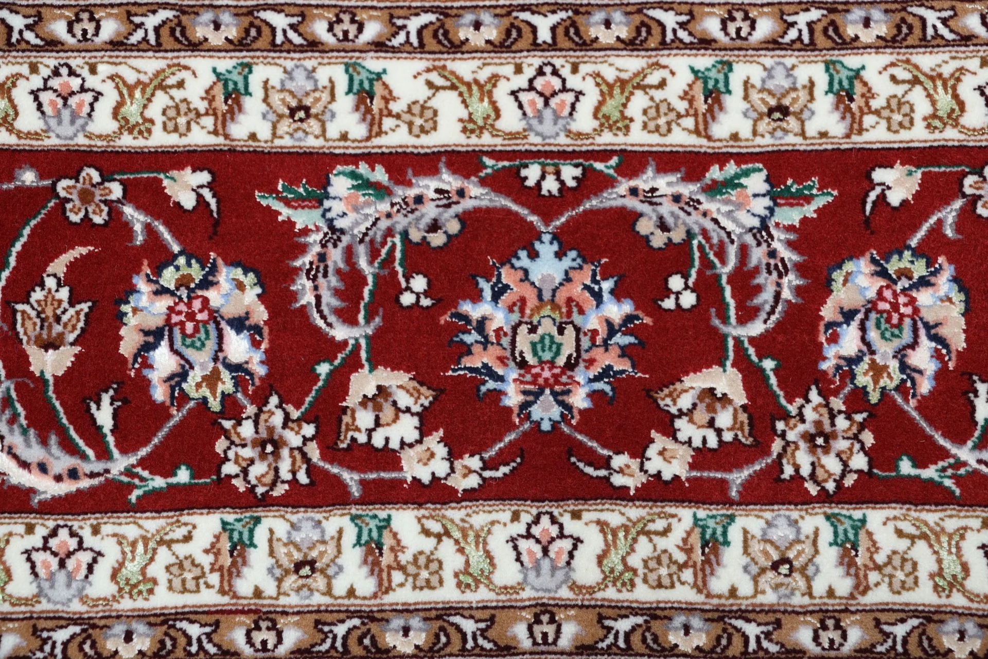 perserteppich-isfahan-157-x-230-cm-schurwolle-seide-handgeknupft-37 Hand-Knotted Wool & Silk Isfahan Persian Rug, 157 × 230 cm
