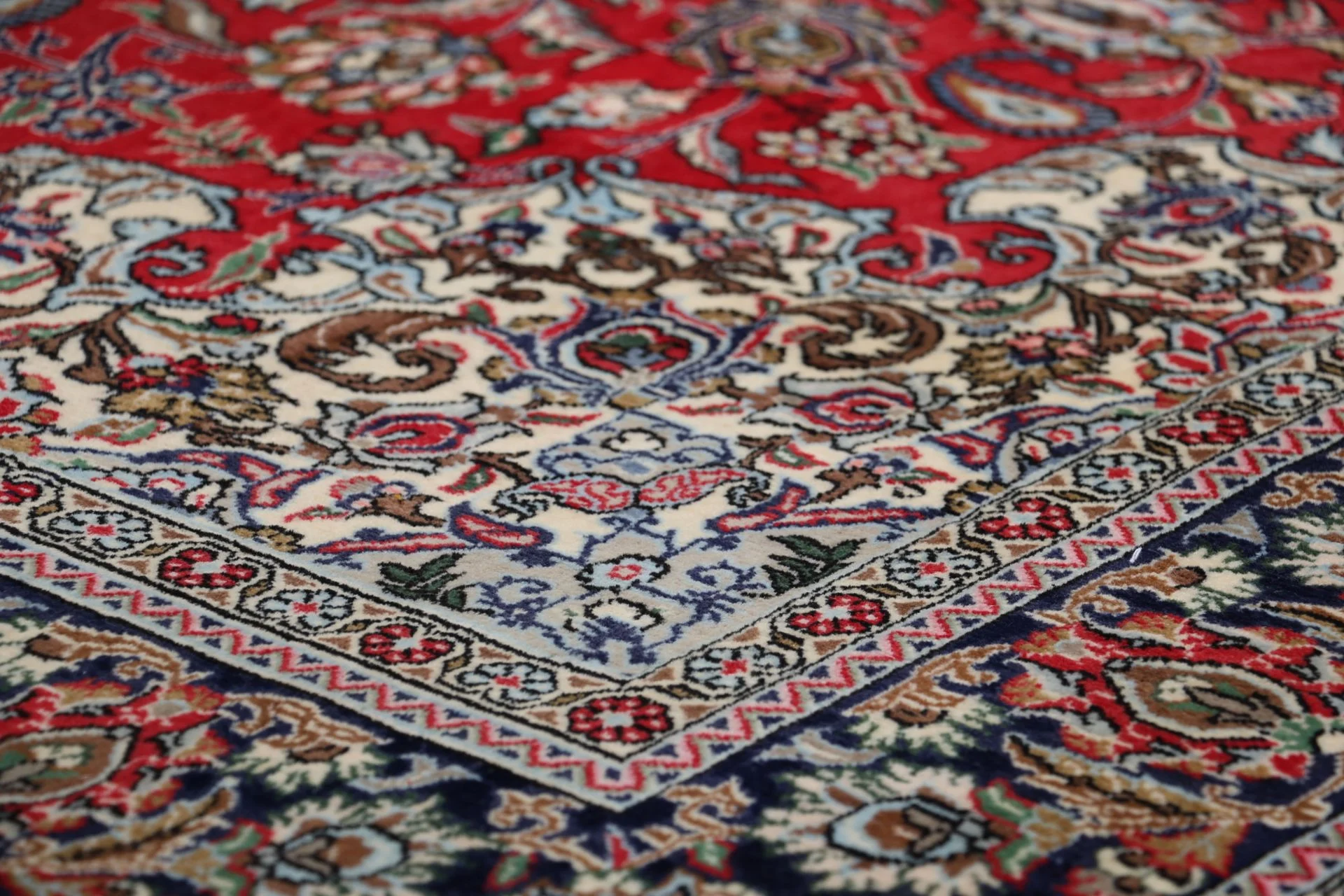 Qom Persian Rug — hand-knotted, 160 × 255 cm, Wool