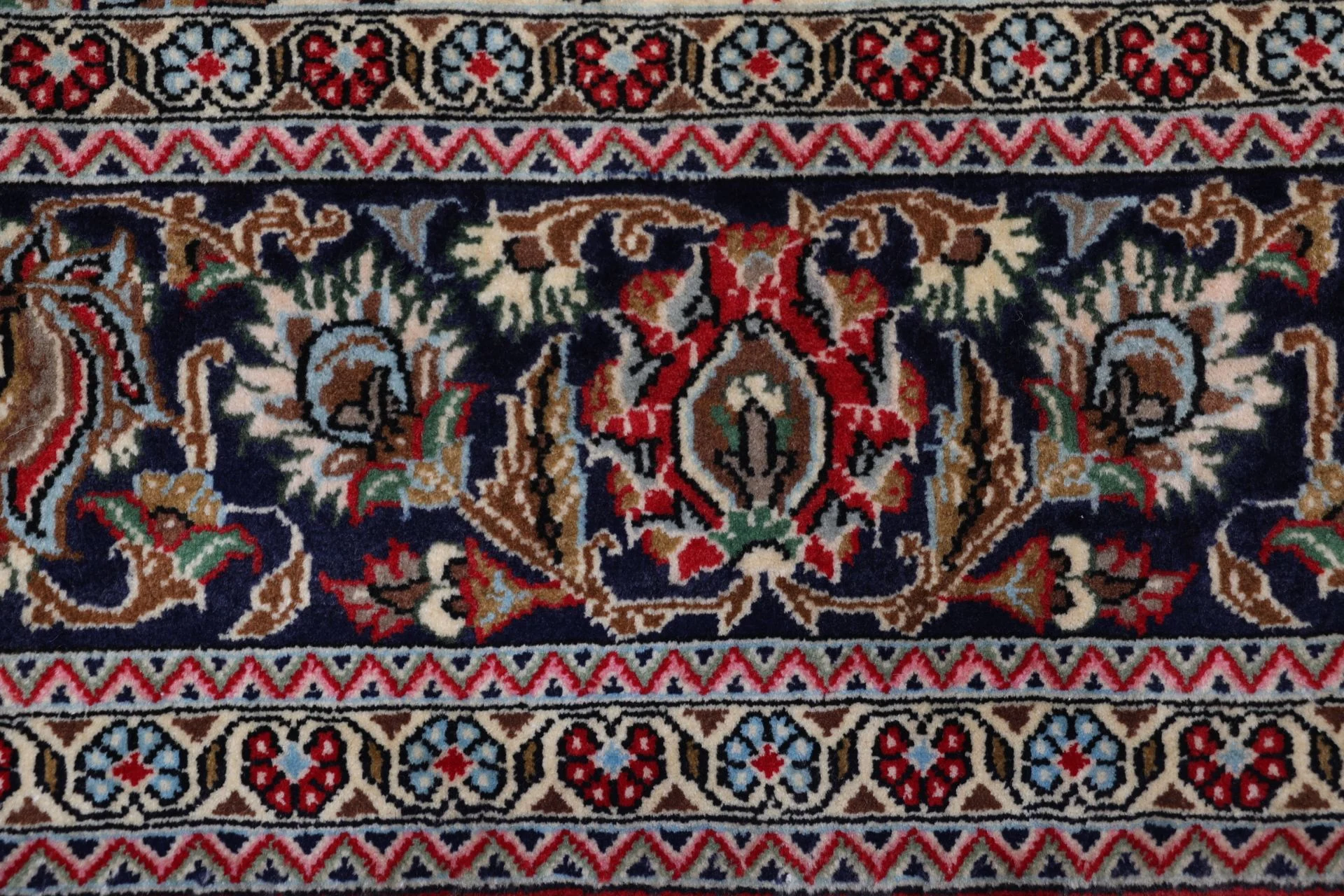 Qom Persian Rug — hand-knotted, 160 × 255 cm, Wool
