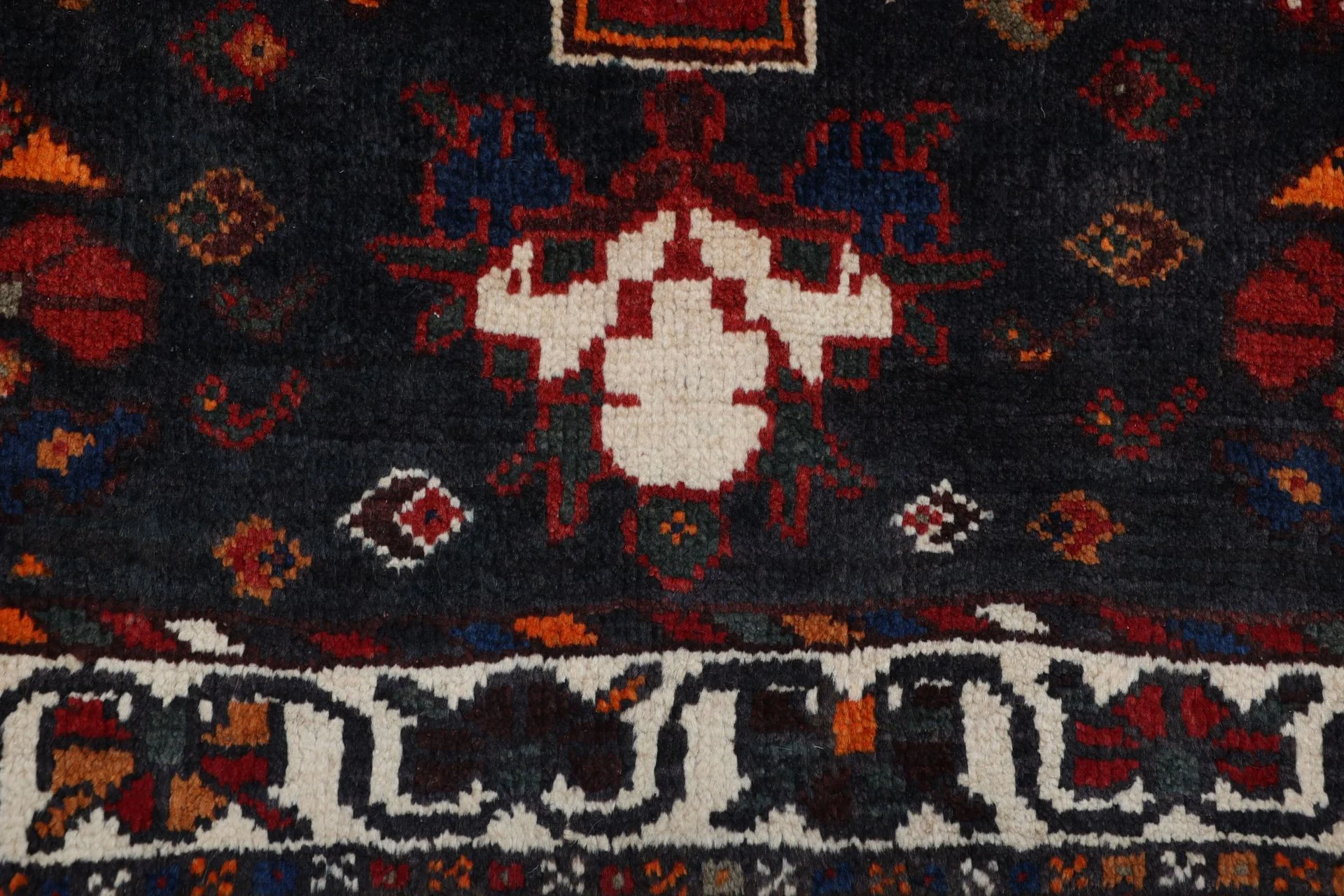 Shiraz Persian Rug — hand-knotted, 210 × 290 cm, Wool