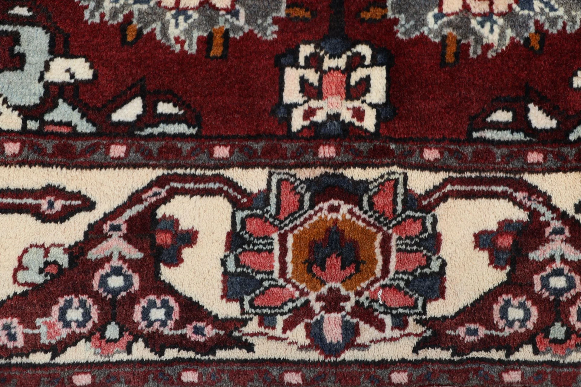 perserteppich-bachtiar-215-x-300-cm-schurwolle-handgeknupft-32 Bakhtiari Persian Rug — hand-knotted, 215 × 300 cm, Wool