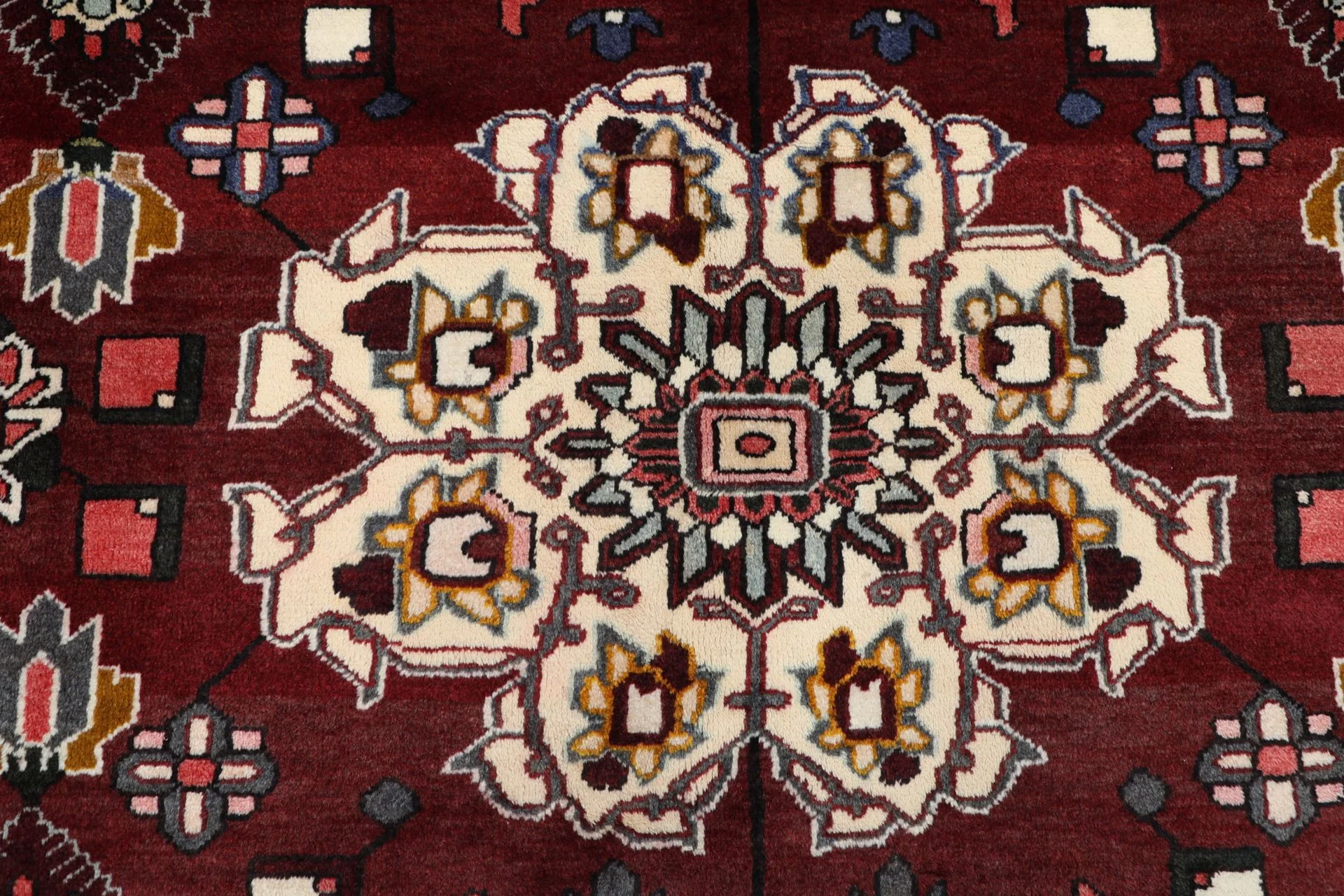 perserteppich-bachtiar-215-x-300-cm-schurwolle-handgeknupft-35 Bakhtiari Persian Rug — hand-knotted, 215 × 300 cm, Wool