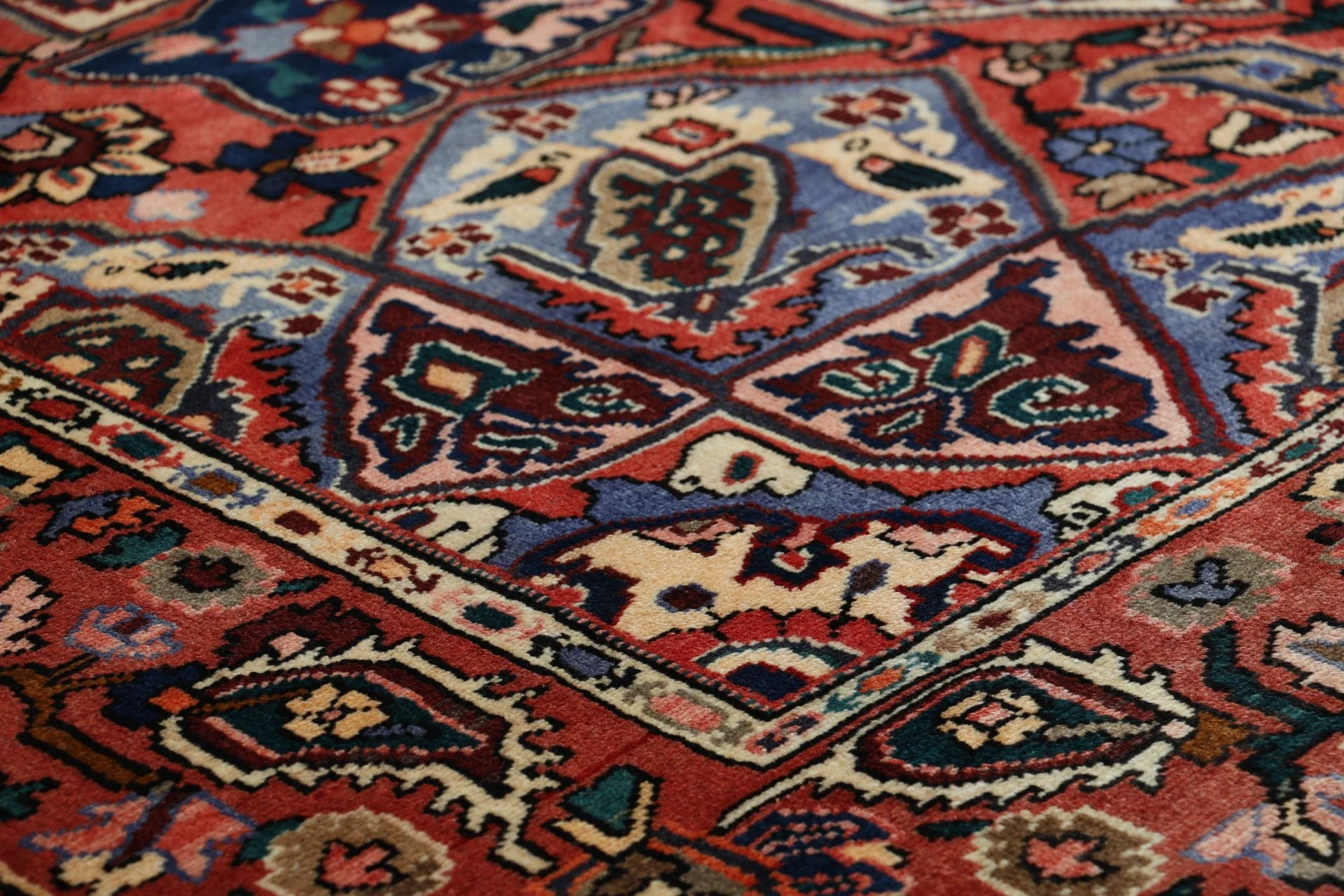 perserteppich-bachtiar-208-x-300-cm-schurwolle-handgeknupft-25 Hand-Knotted Wool Bakhtiari Persian Rug, 208 × 300 cm