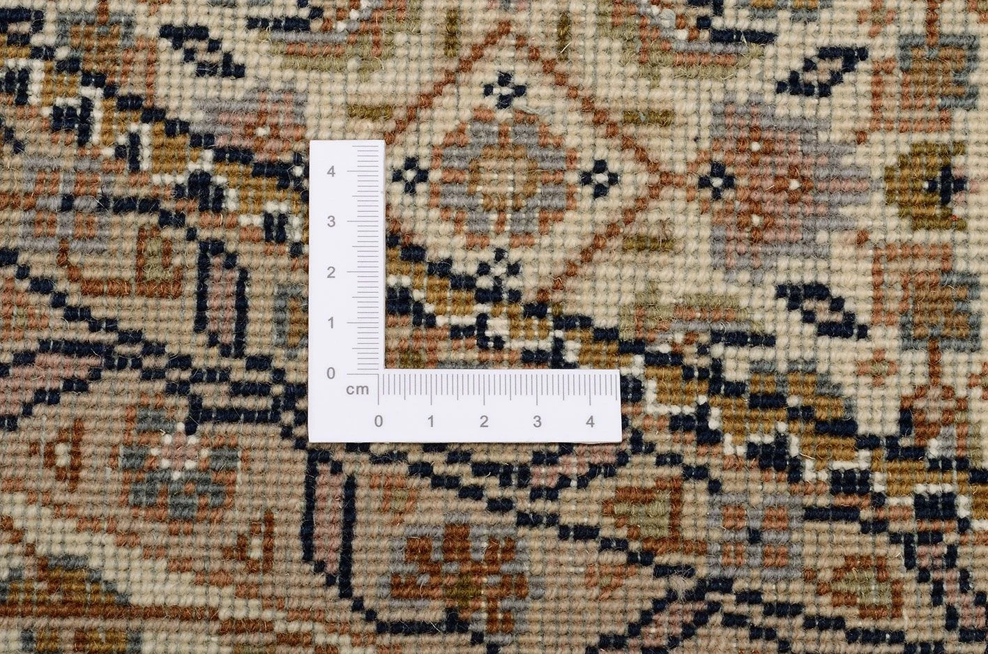 Tabriz Indian Rug — hand-knotted, 250 × 250 cm, Wool & Silk