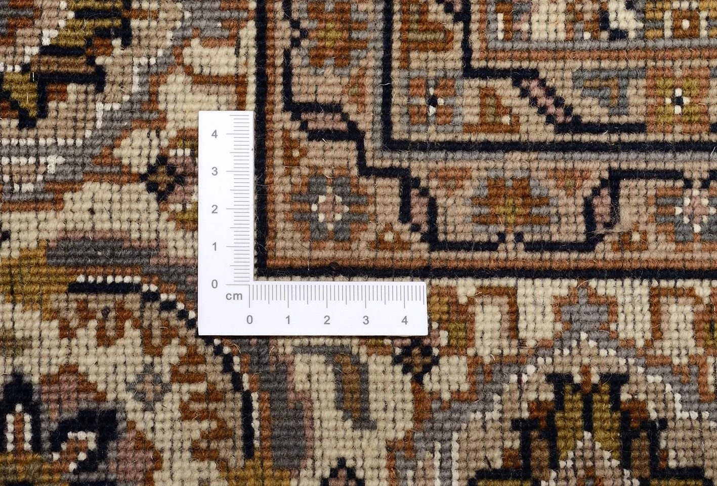 Tabriz Indian Rug 170 × 231 cm, Wool & Silk, hand-knotted
