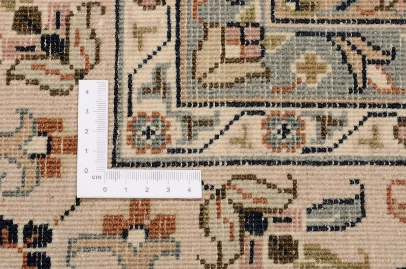 Isfahan Indian Rug — hand-knotted, 249 × 291 cm, Wool