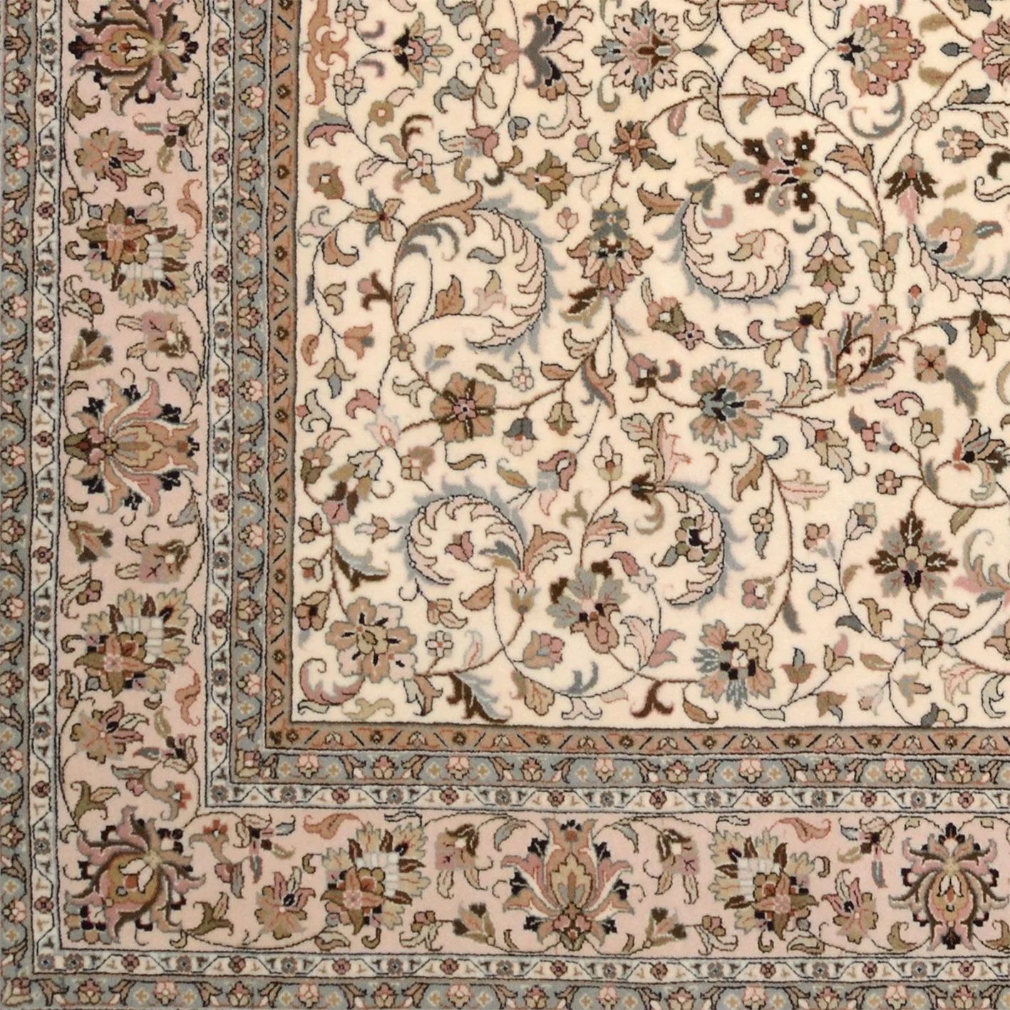 Isfahan Indian Rug — hand-knotted, 249 × 291 cm, Wool