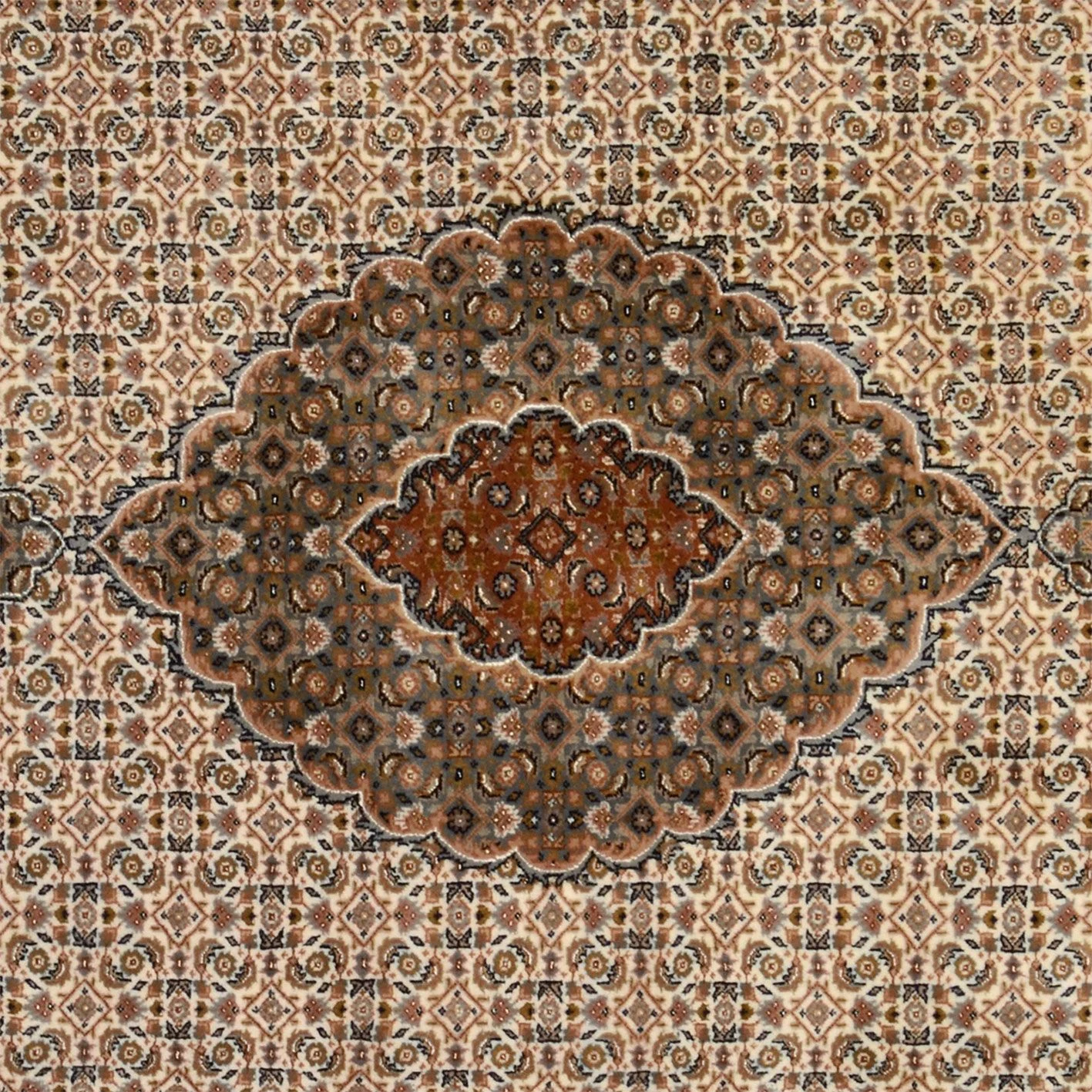 orientteppich-tabriz-245-x-303-cm-schurwolle-seide-handgeknupft-3 Tabriz Indian Rug — hand-knotted, 245 × 303 cm, Wool & Silk