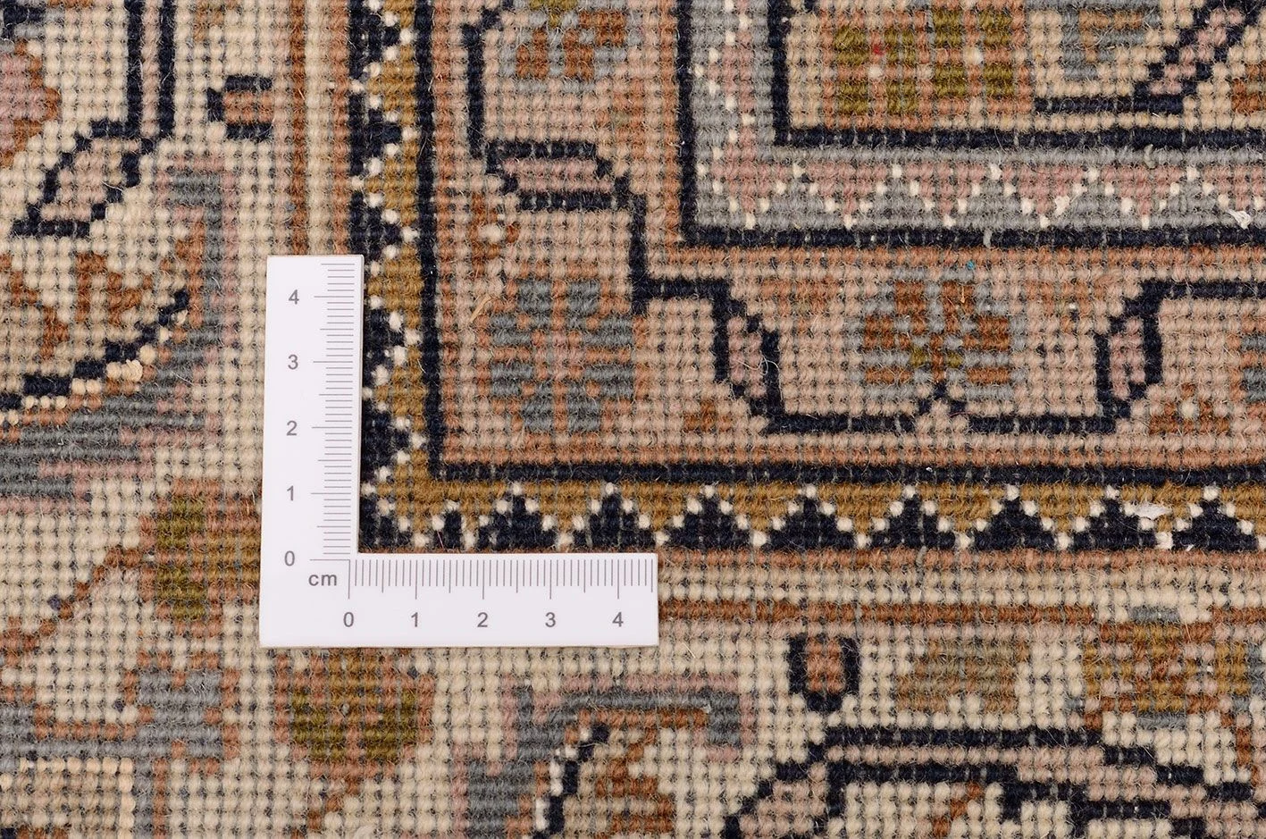 Tabriz Indian Rug — hand-knotted, 247 × 298 cm, Wool