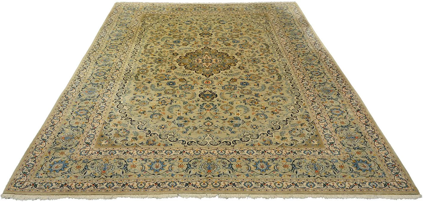 Hand-Knotted Wool Kashan Persian Rug, 267 × 384 cm