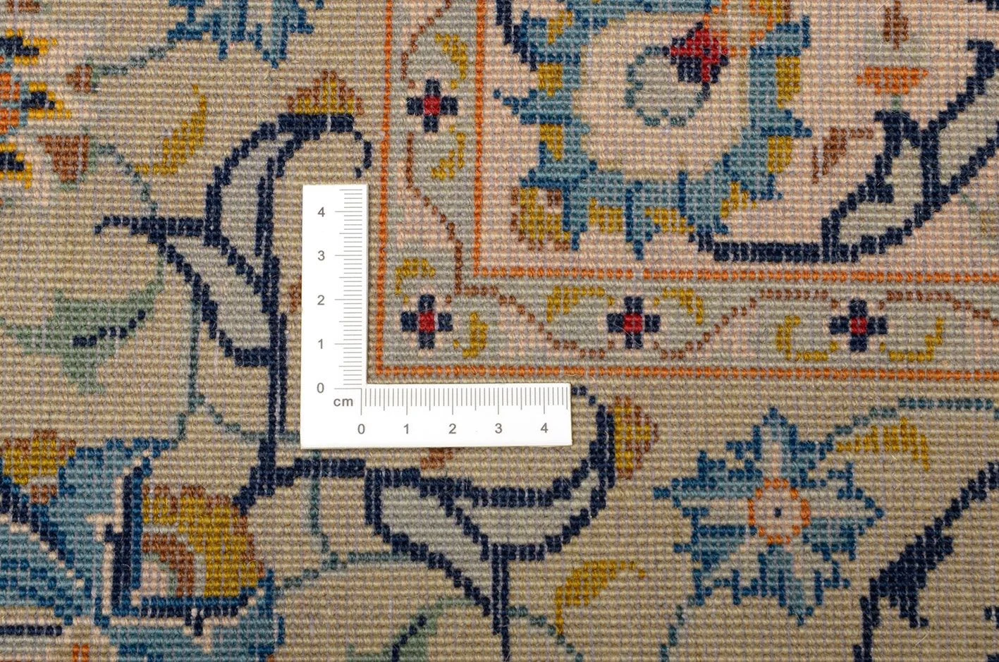 Hand-Knotted Wool Kashan Persian Rug, 267 × 384 cm