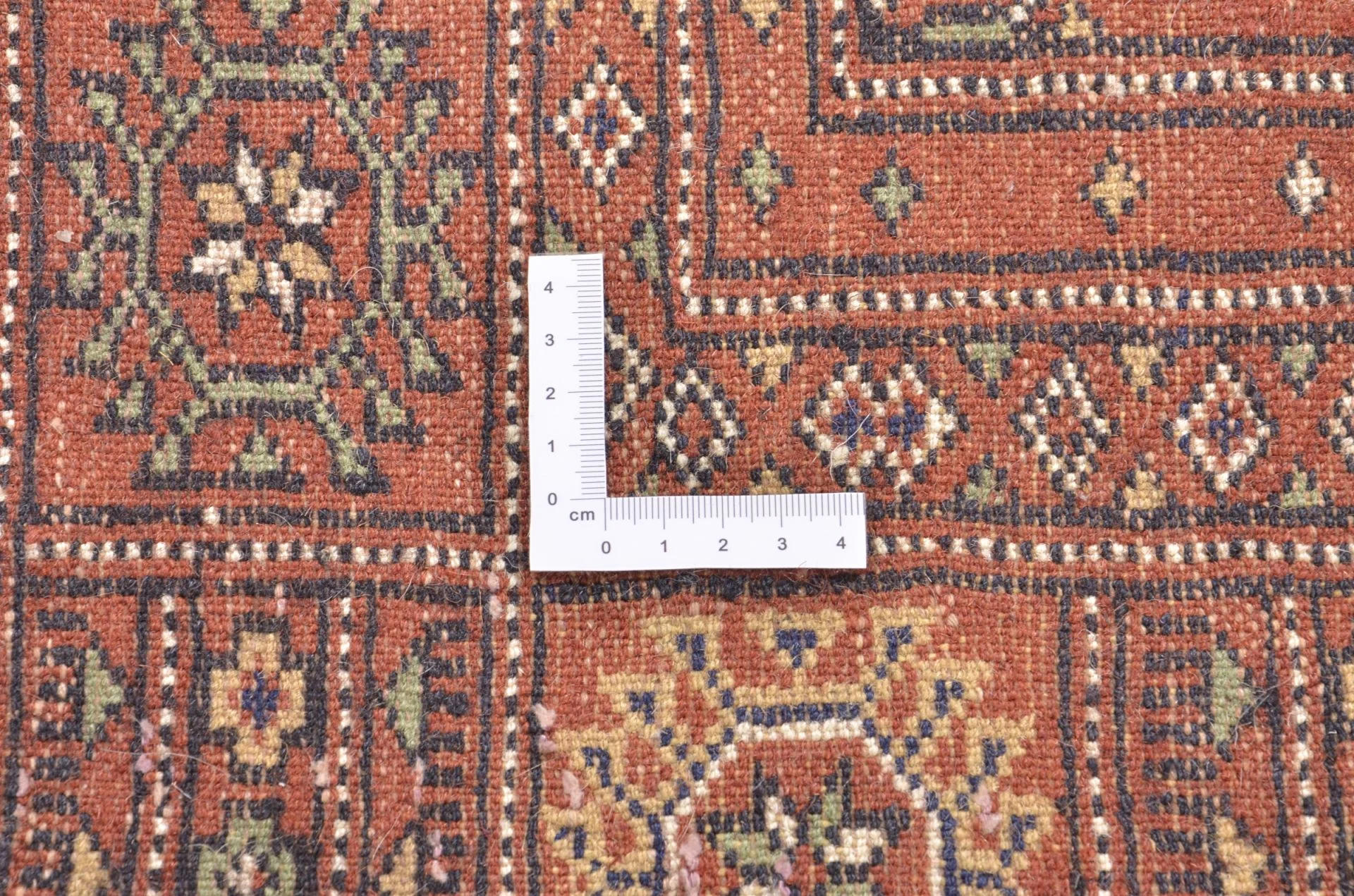 Pakistani Rug — hand-knotted, 124 × 200 cm, Wool