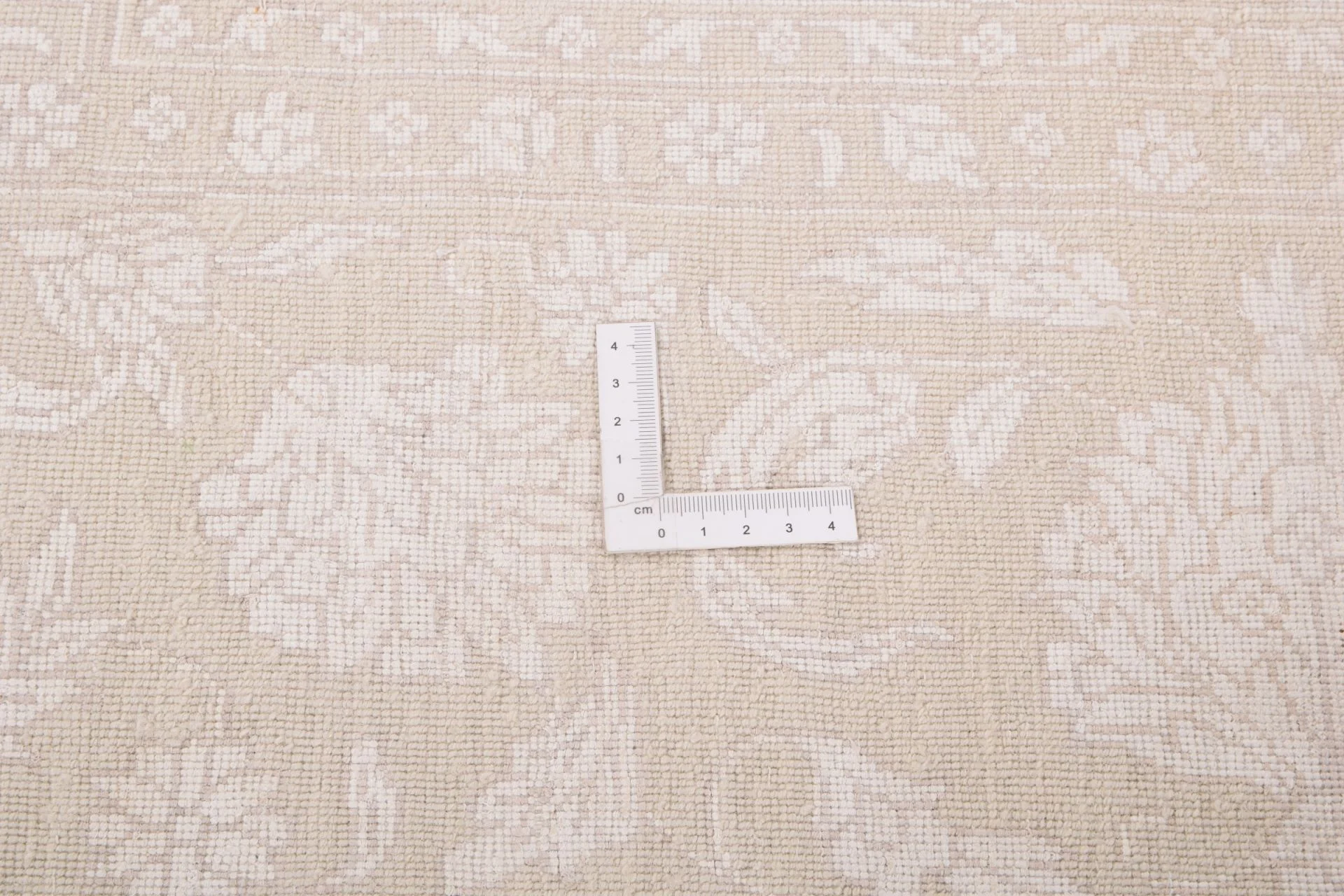 Indian Rug — hand-knotted, 200 × 300 cm, Wool