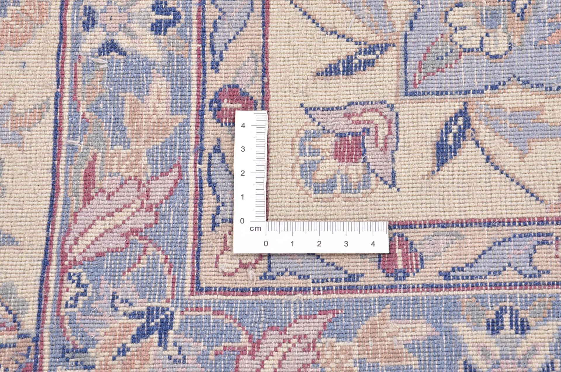 Isfahan Chinese Rug — hand-knotted, 194 × 278 cm, Wool
